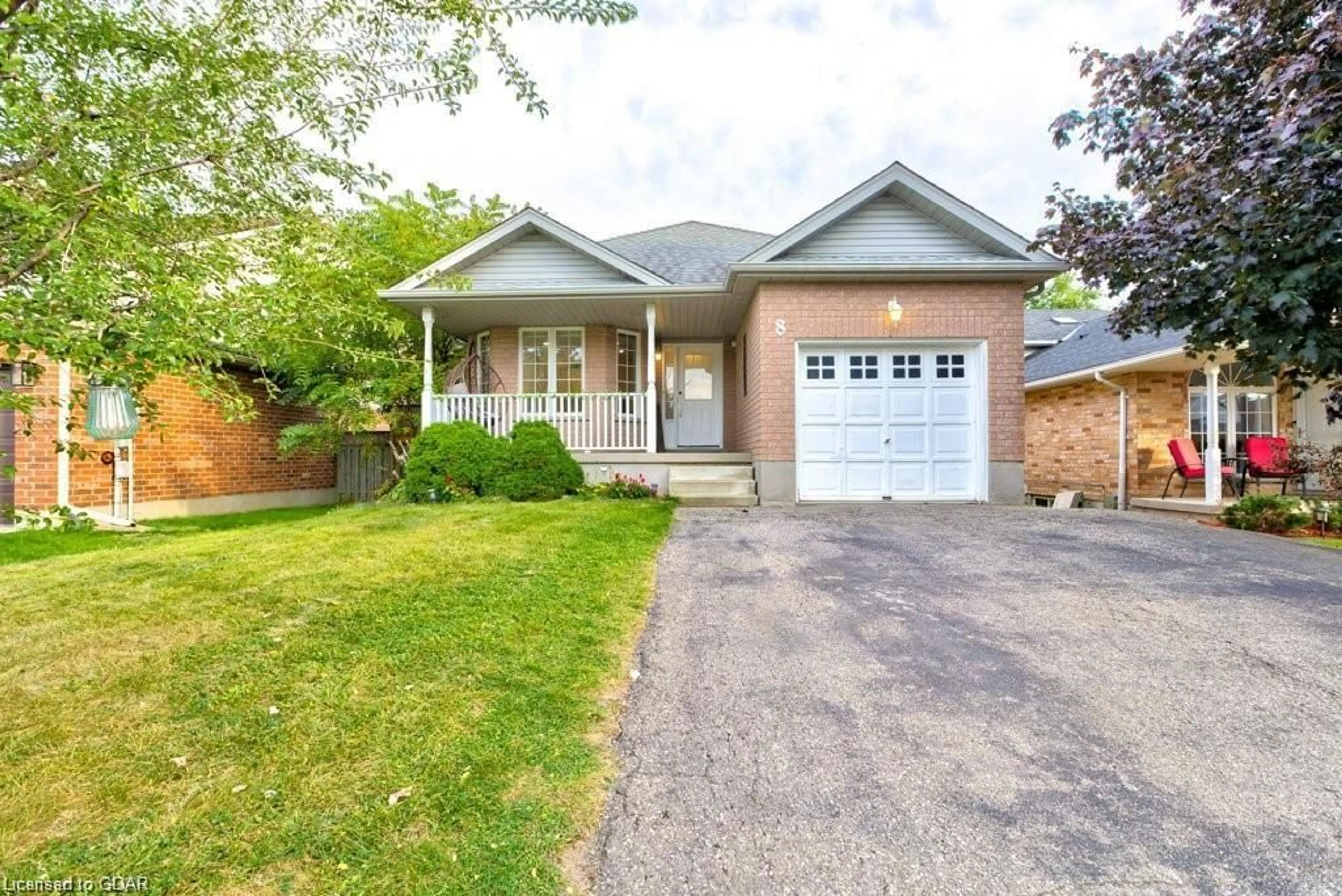 Frontside or backside of a home for 8 Hayward Cres, Guelph Ontario N1G 5A5