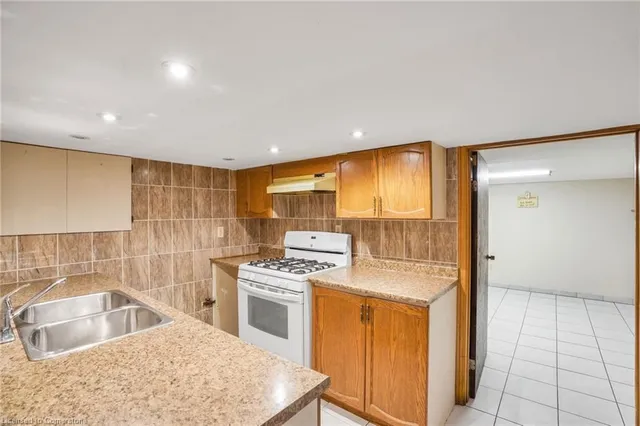 Additional property image - 2 Mark Pl