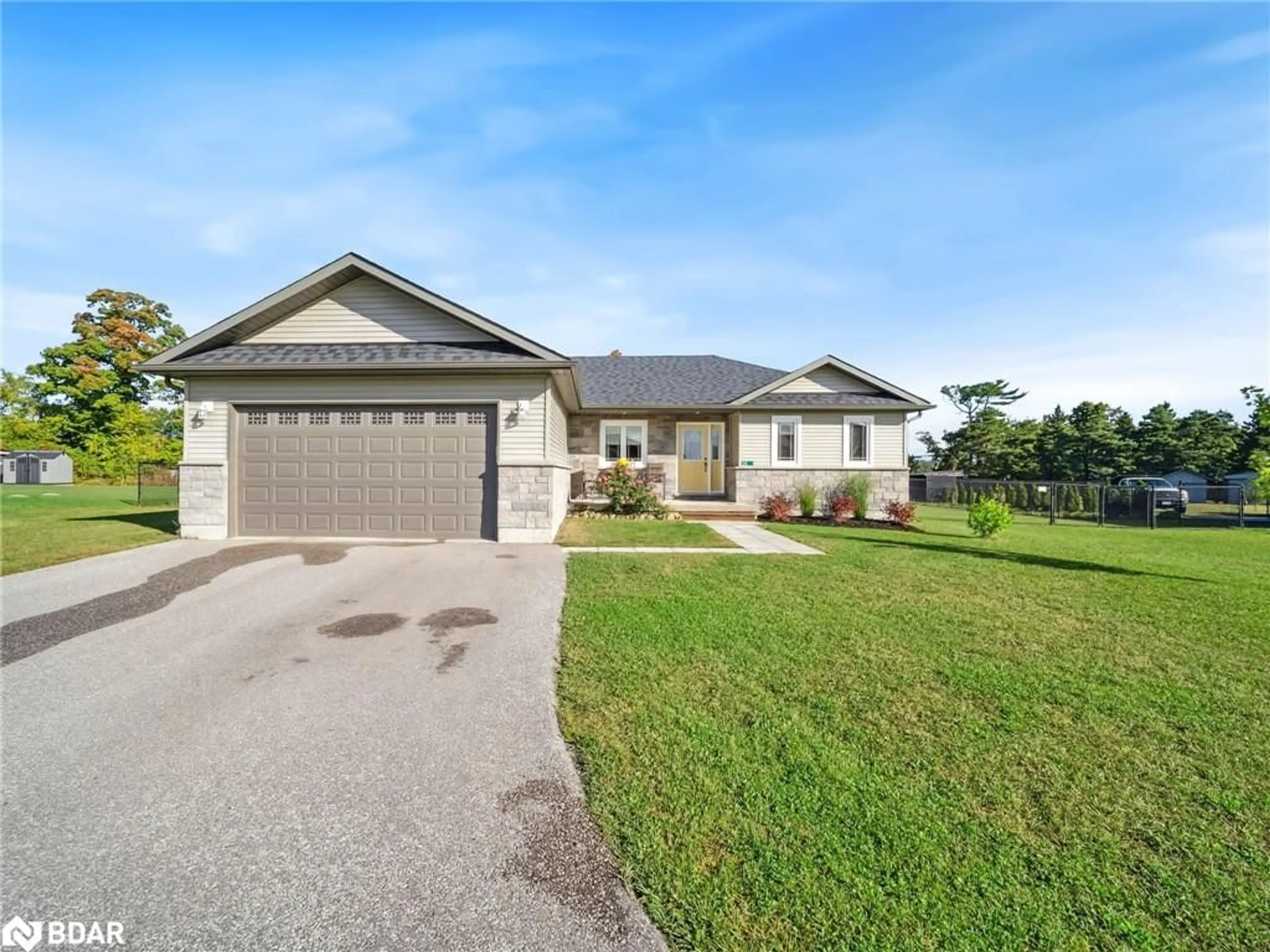 Frontside or backside of a home, cottage for 35 Grace Crescent Cres, Oro-Medonte Ontario L3V 8N6