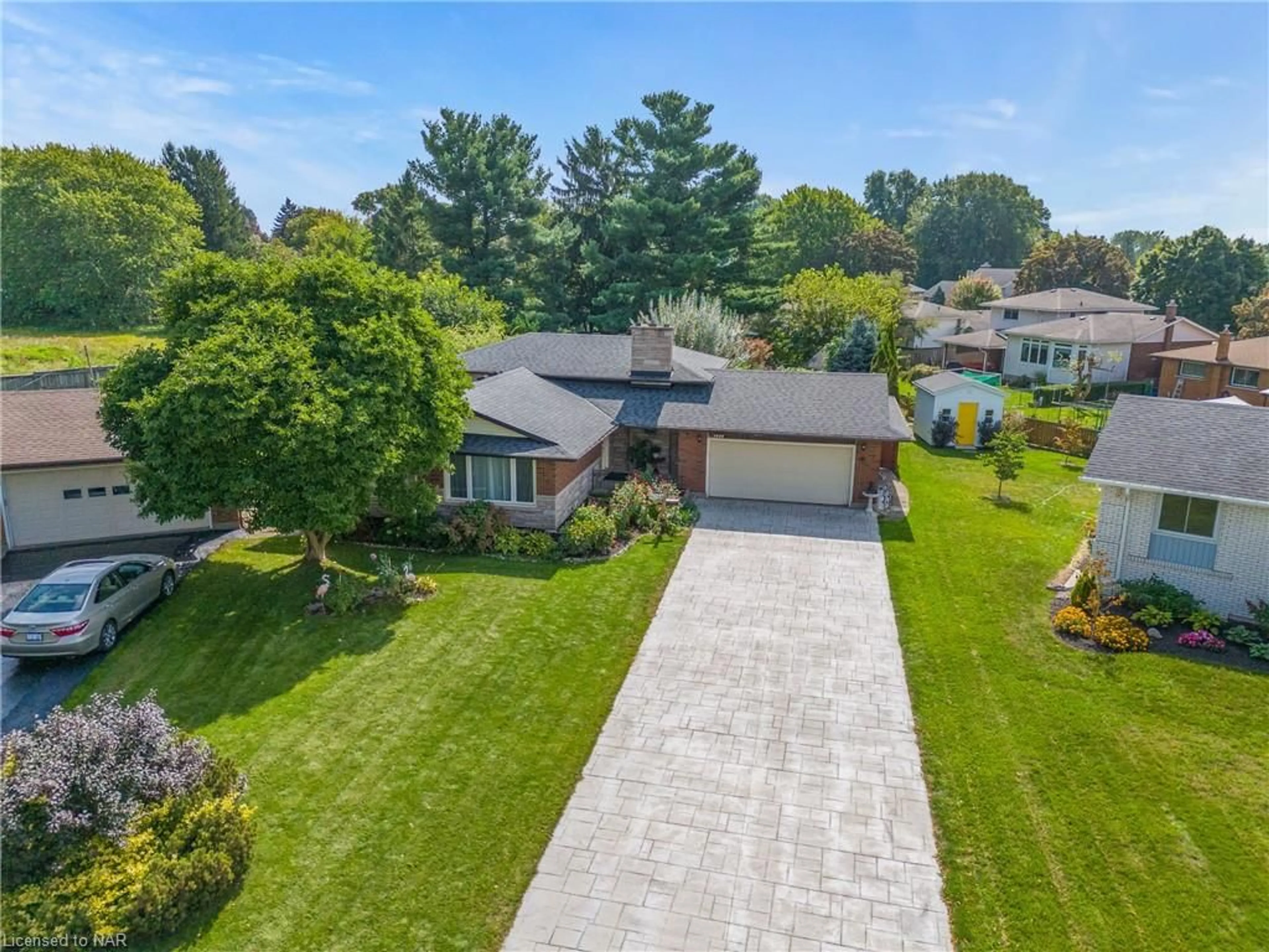 Frontside or backside of a home, the street view for 6768 Homestead Cres, Niagara Falls Ontario L2G 2H9