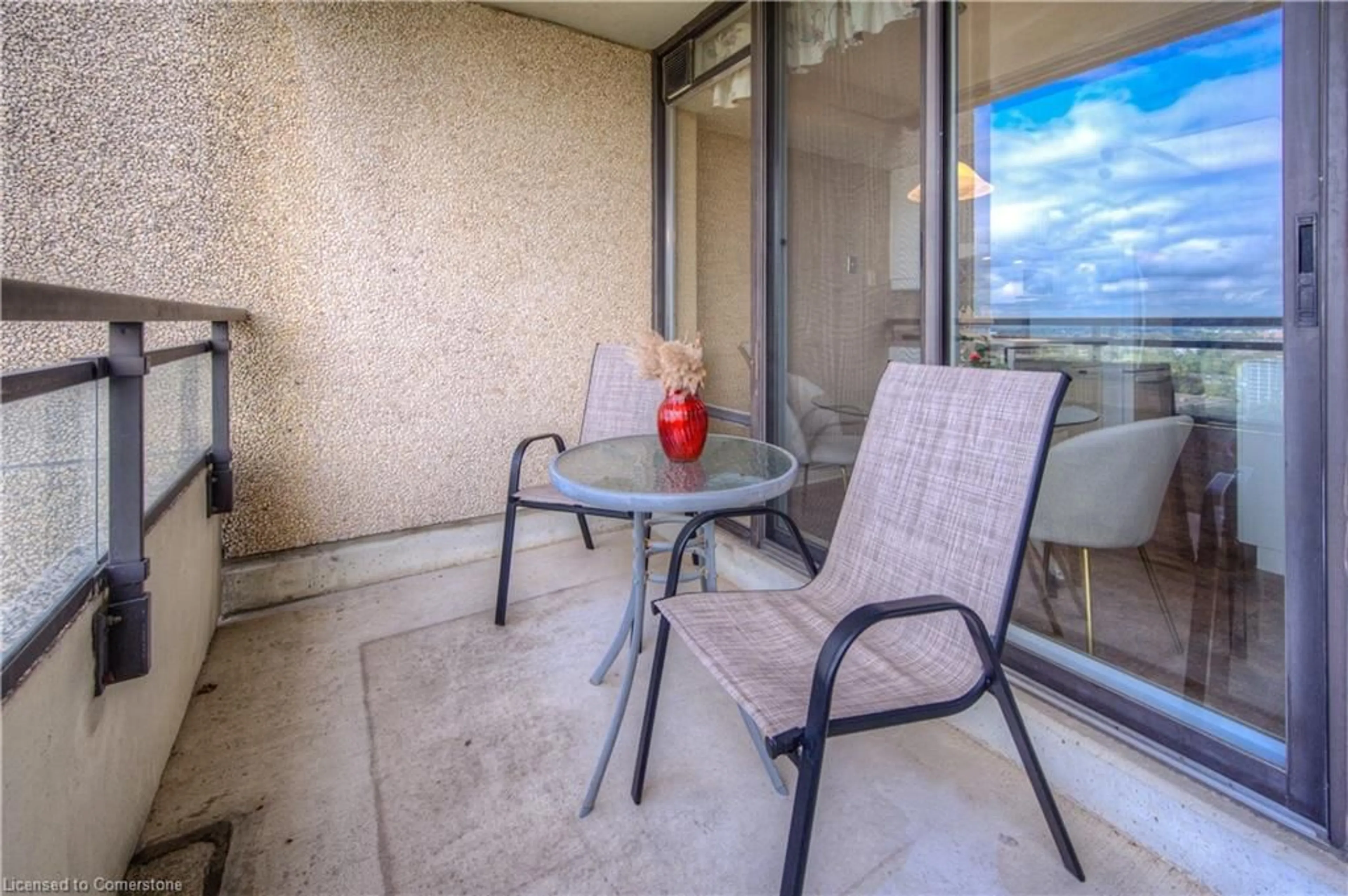 Patio for 6 Willow St #1908, Waterloo Ontario N2J 4S3