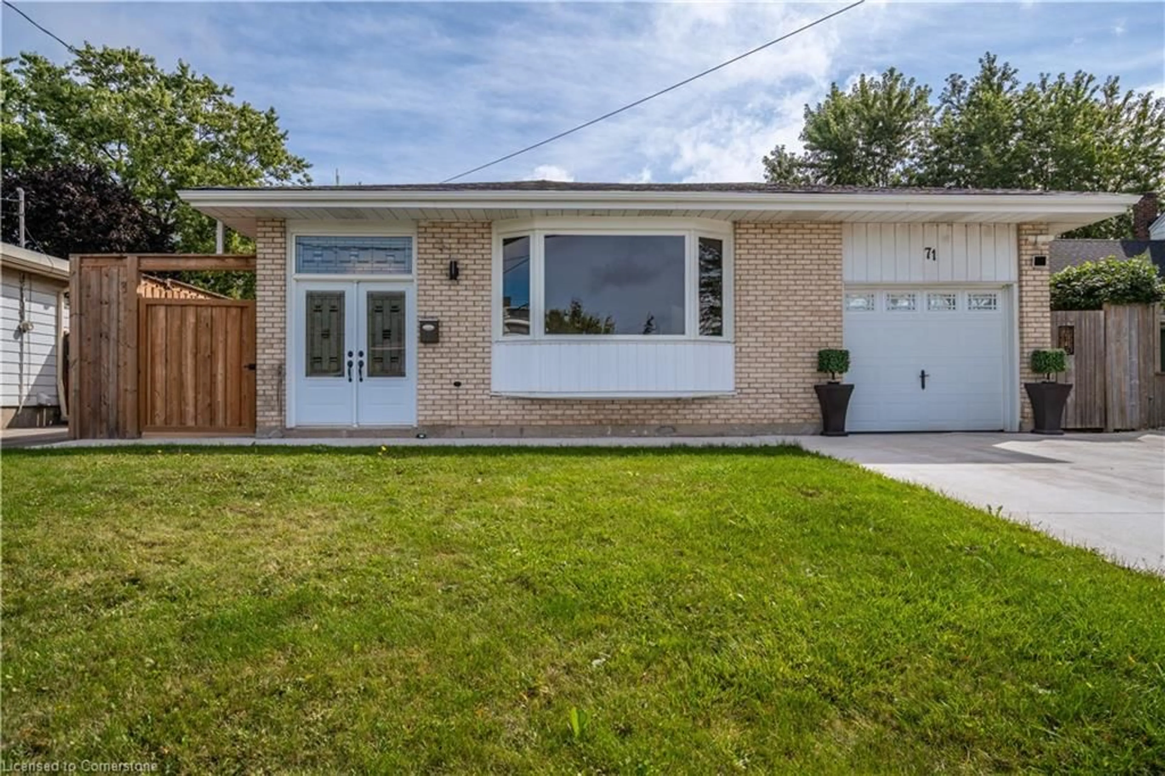 Frontside or backside of a home for 71 Fielding Cres, Hamilton Ontario L8V 2P3