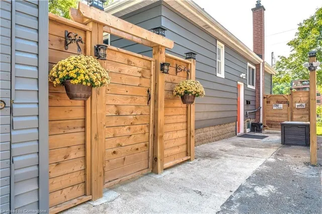Additional property image - 17 Dundas St