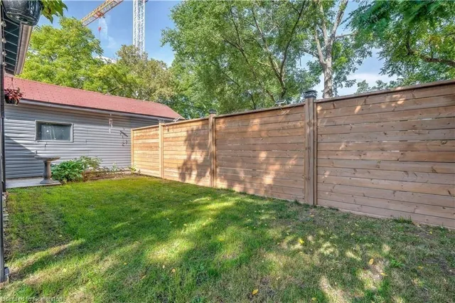 Additional property image - 17 Dundas St