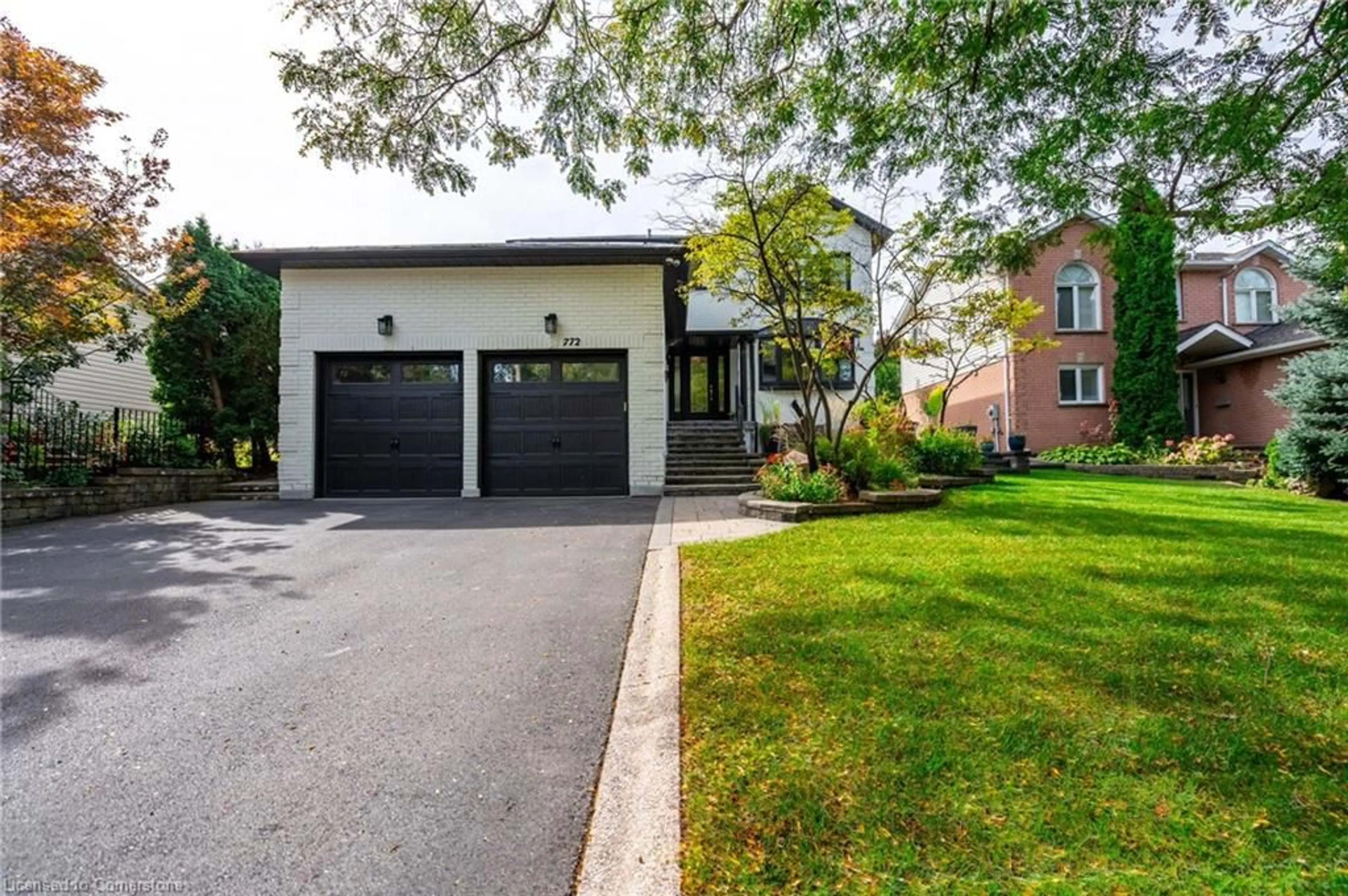 Frontside or backside of a home, cottage for 772 Francis Rd, Burlington Ontario L7T 4A3