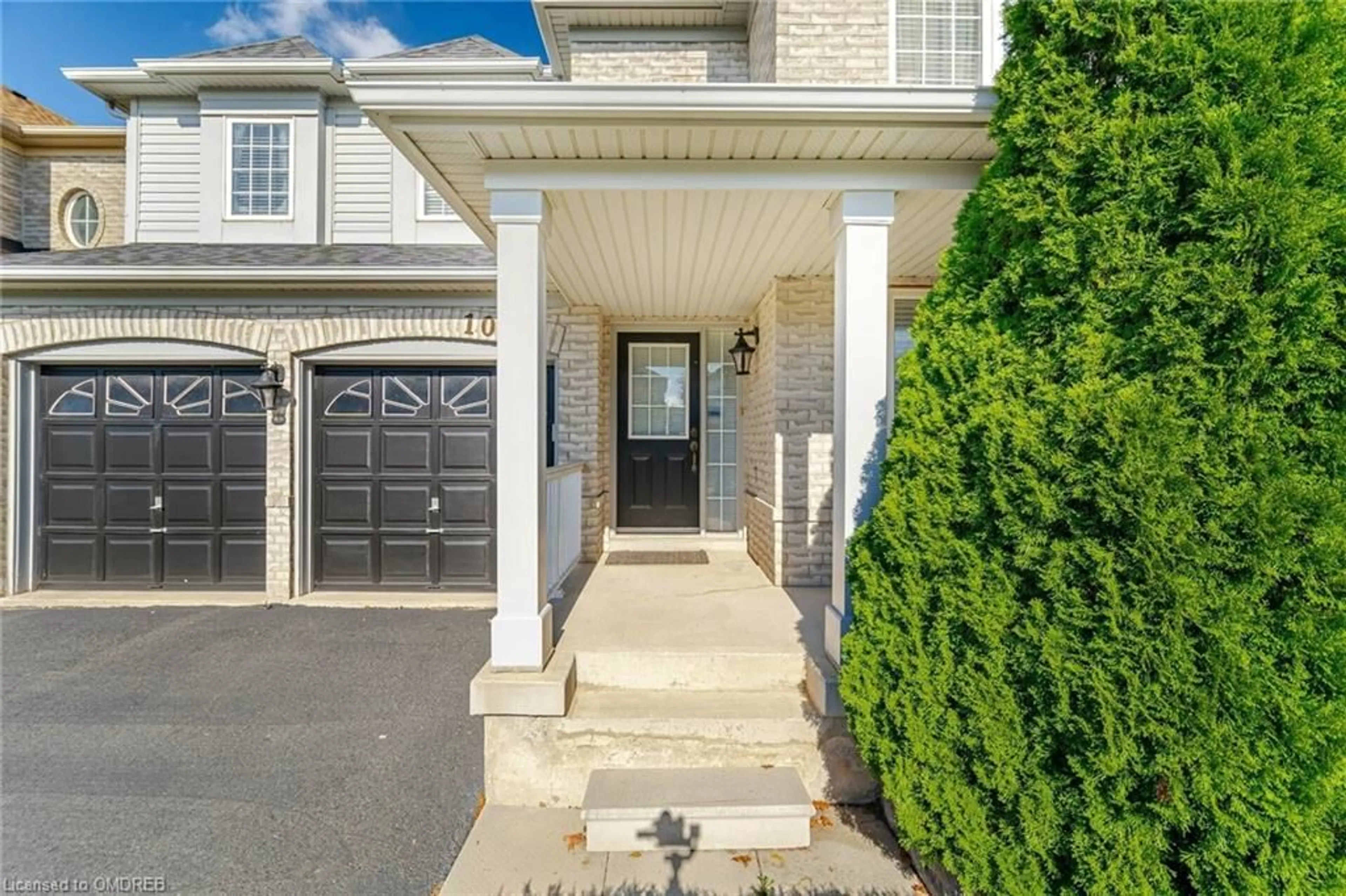 Indoor entryway for 1023 Vickerman Way, Milton Ontario L9T 0B9