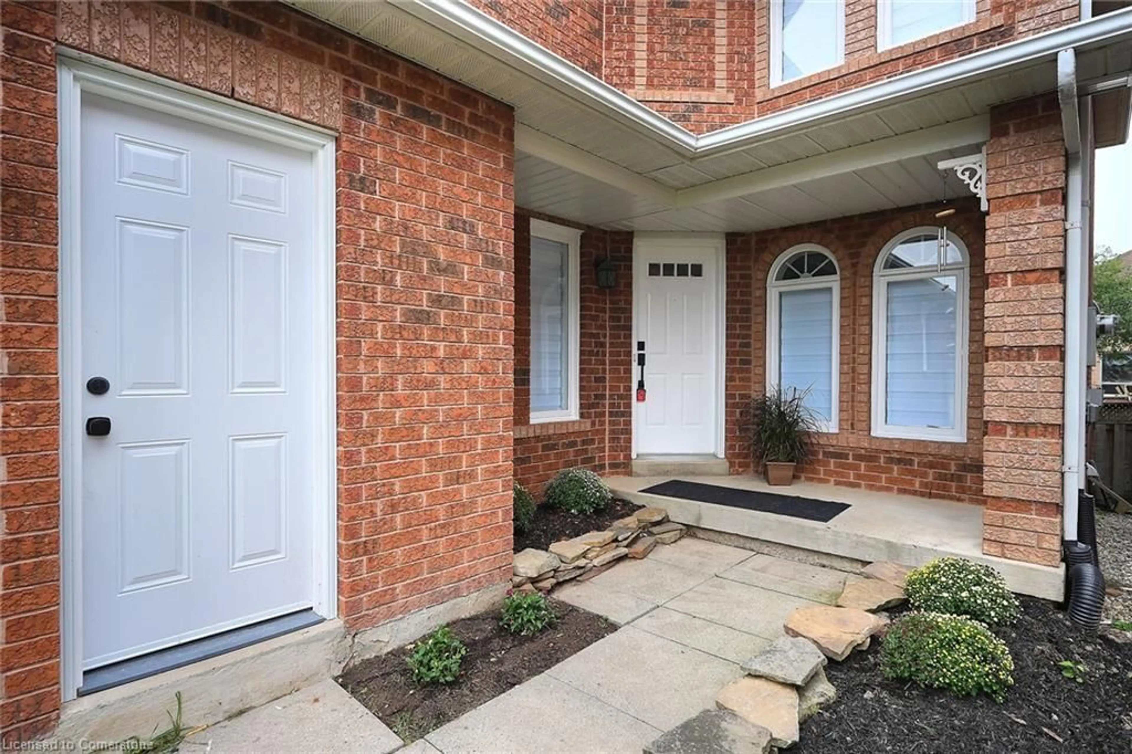 Home with brick exterior material for 3845 Althorpe Cir, Mississauga Ontario L5N 7G5