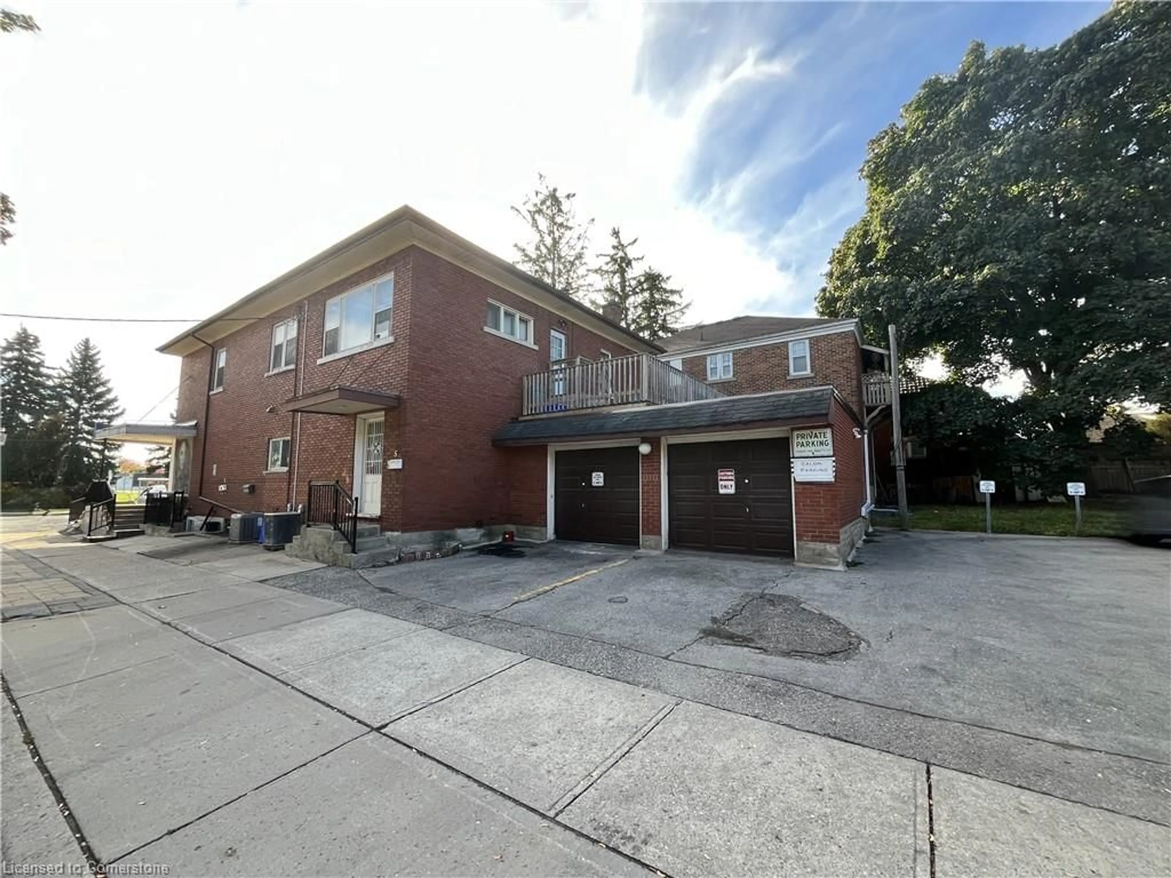 A pic from exterior of the house or condo, the front or back of building for 744-746 Queen St, Kitchener Ontario N2M 1A4