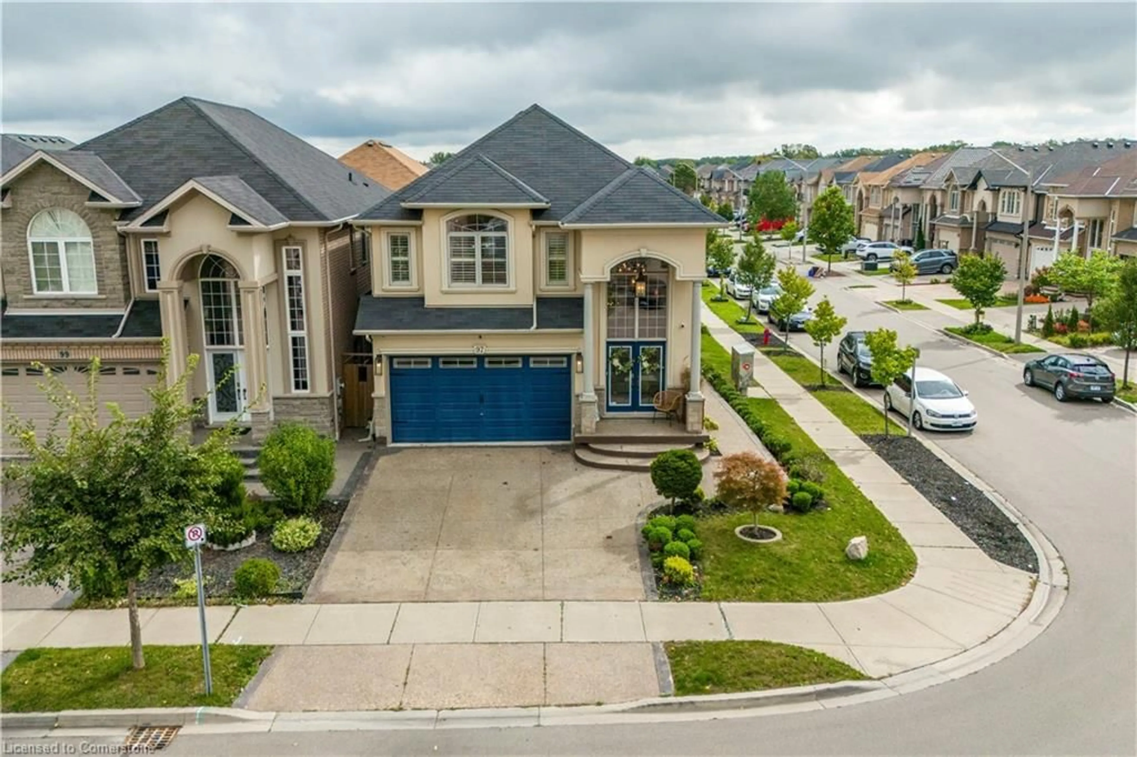 Frontside or backside of a home, the street view for 97 Chartwell Cir, Hamilton Ontario L9A 0L4