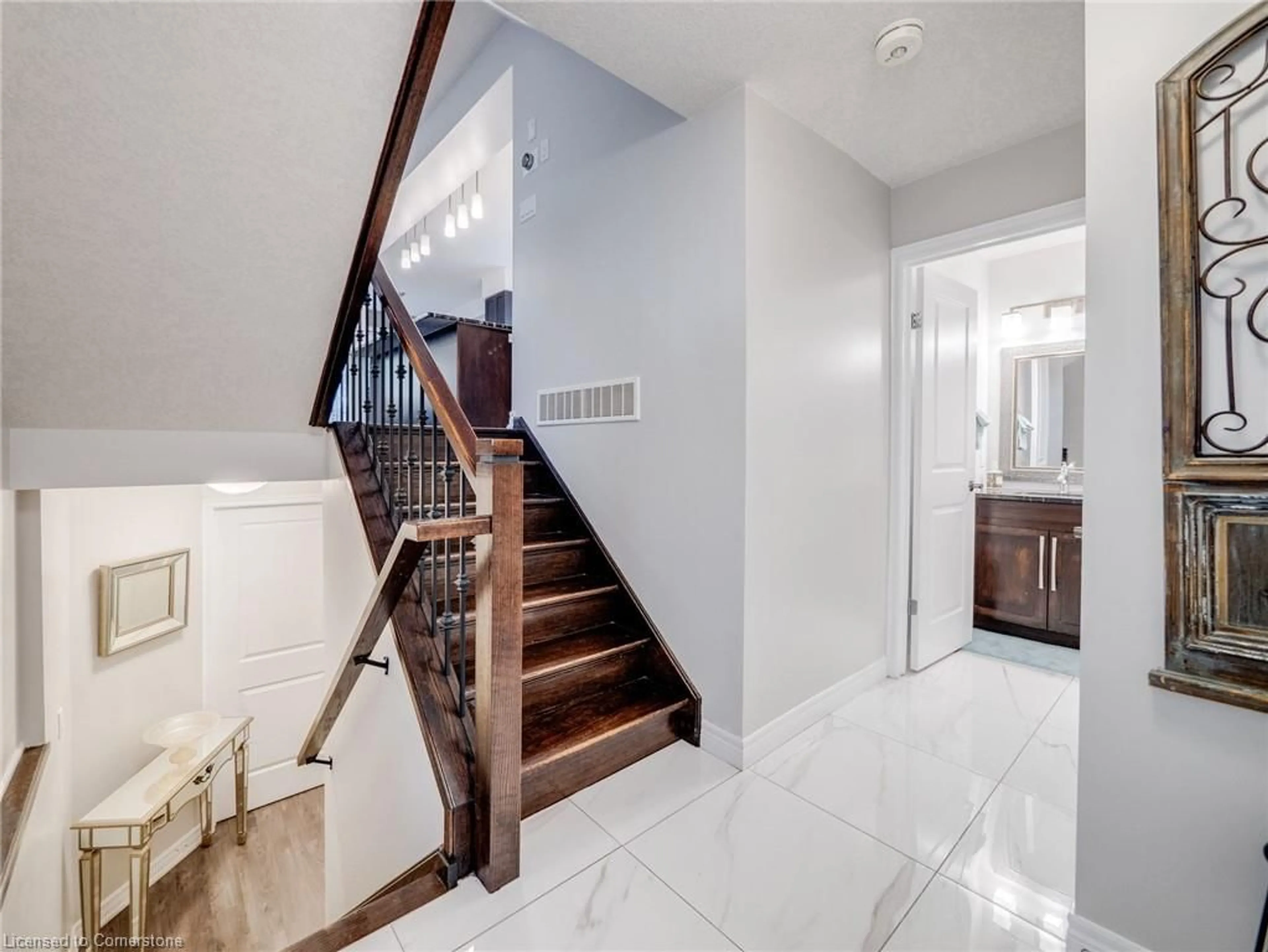 Stairs for 172 Melran Dr, Cambridge Ontario N3C 4C6