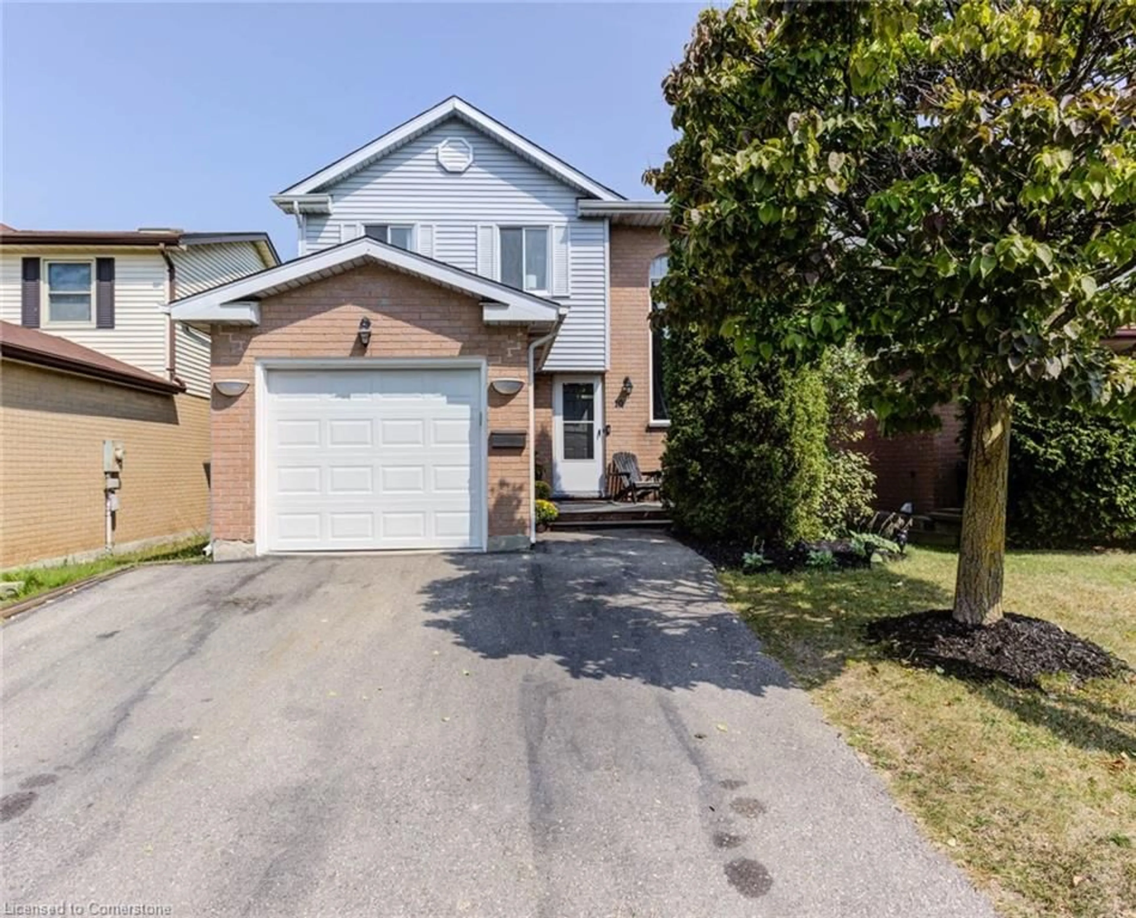 Frontside or backside of a home, the street view for 10 Camrose Crt, Kitchener Ontario N2M 5J4