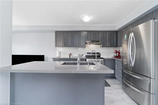 Additional property image - 126 Laguna Village Cres