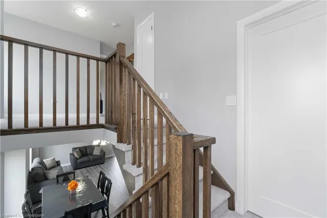 Additional property image - 126 Laguna Village Cres
