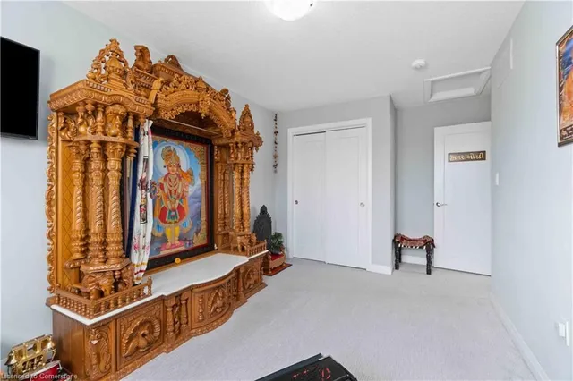 Additional property image - 126 Laguna Village Cres