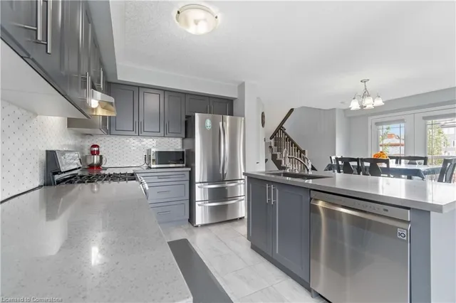 Additional property image - 126 Laguna Village Cres