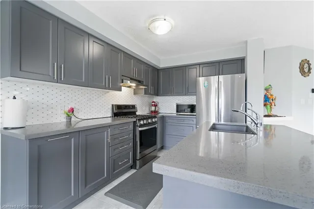 Additional property image - 126 Laguna Village Cres