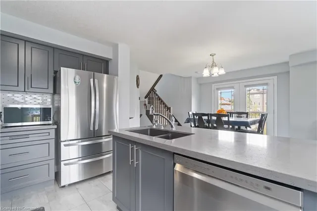 Additional property image - 126 Laguna Village Cres