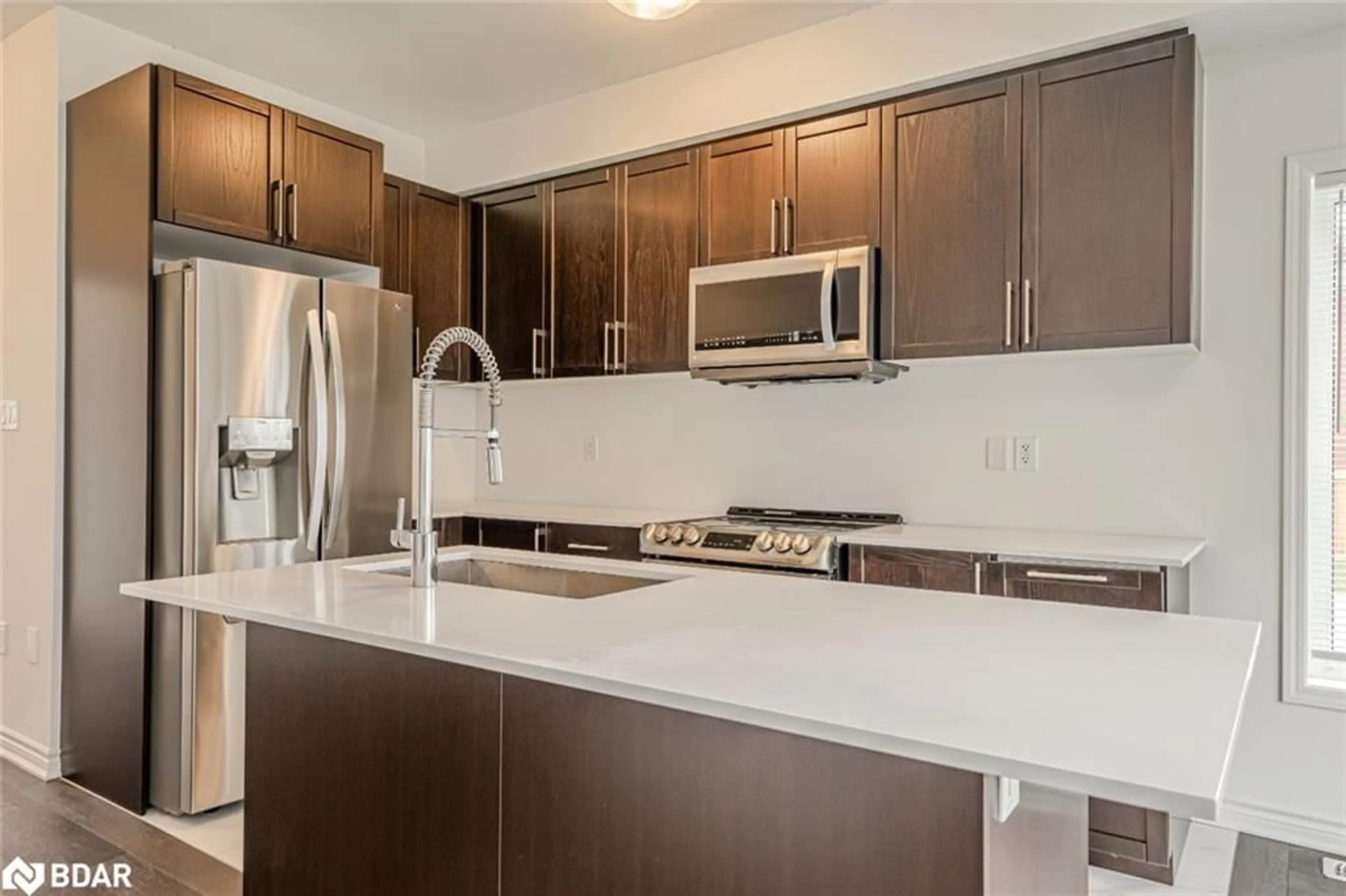 Standard kitchen for 88 Village Gate Drive, Wasaga Beach Ontario L9Z 0G3
