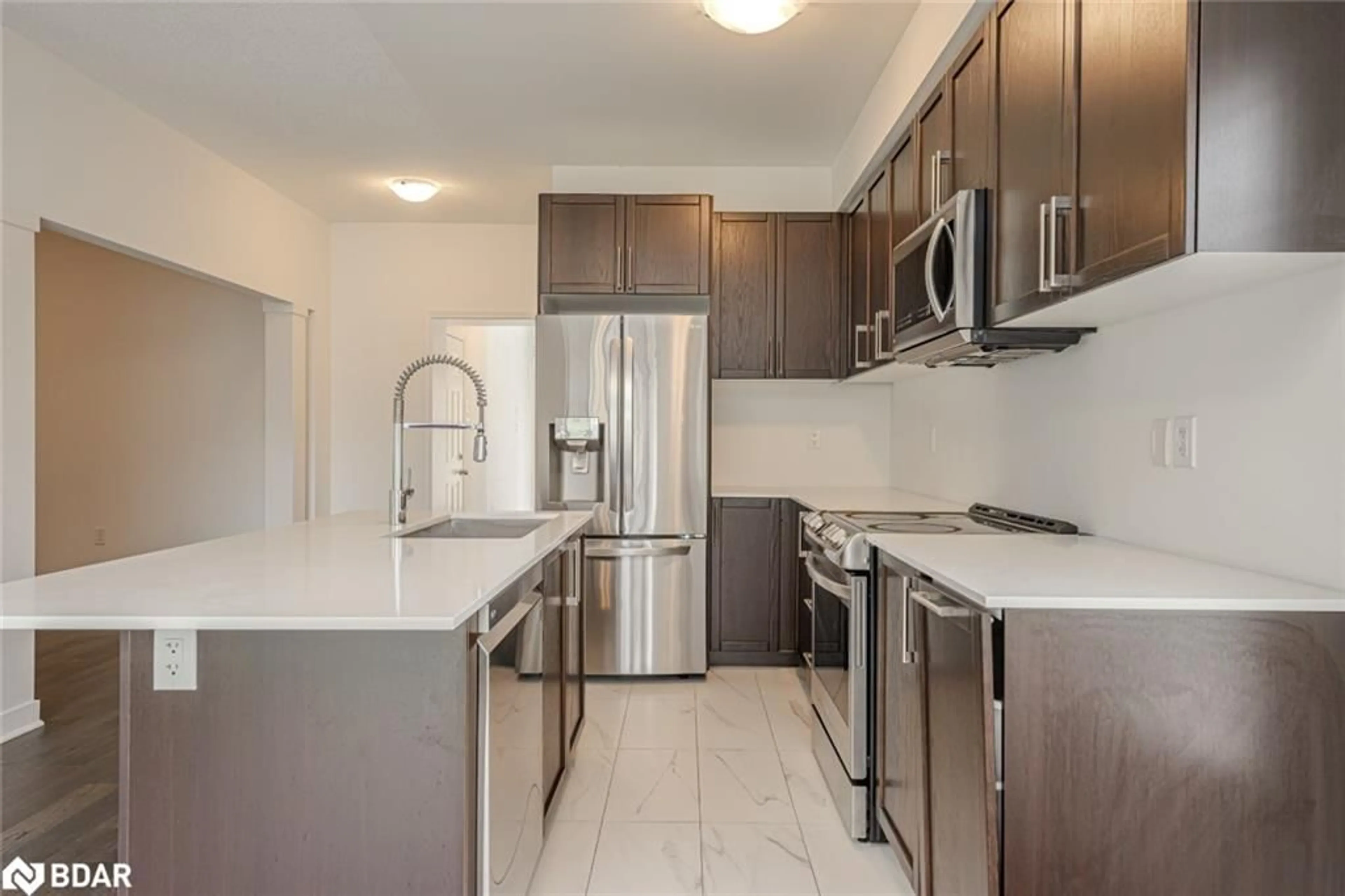 Standard kitchen, wood floors for 88 Village Gate Drive, Wasaga Beach Ontario L9Z 0G3