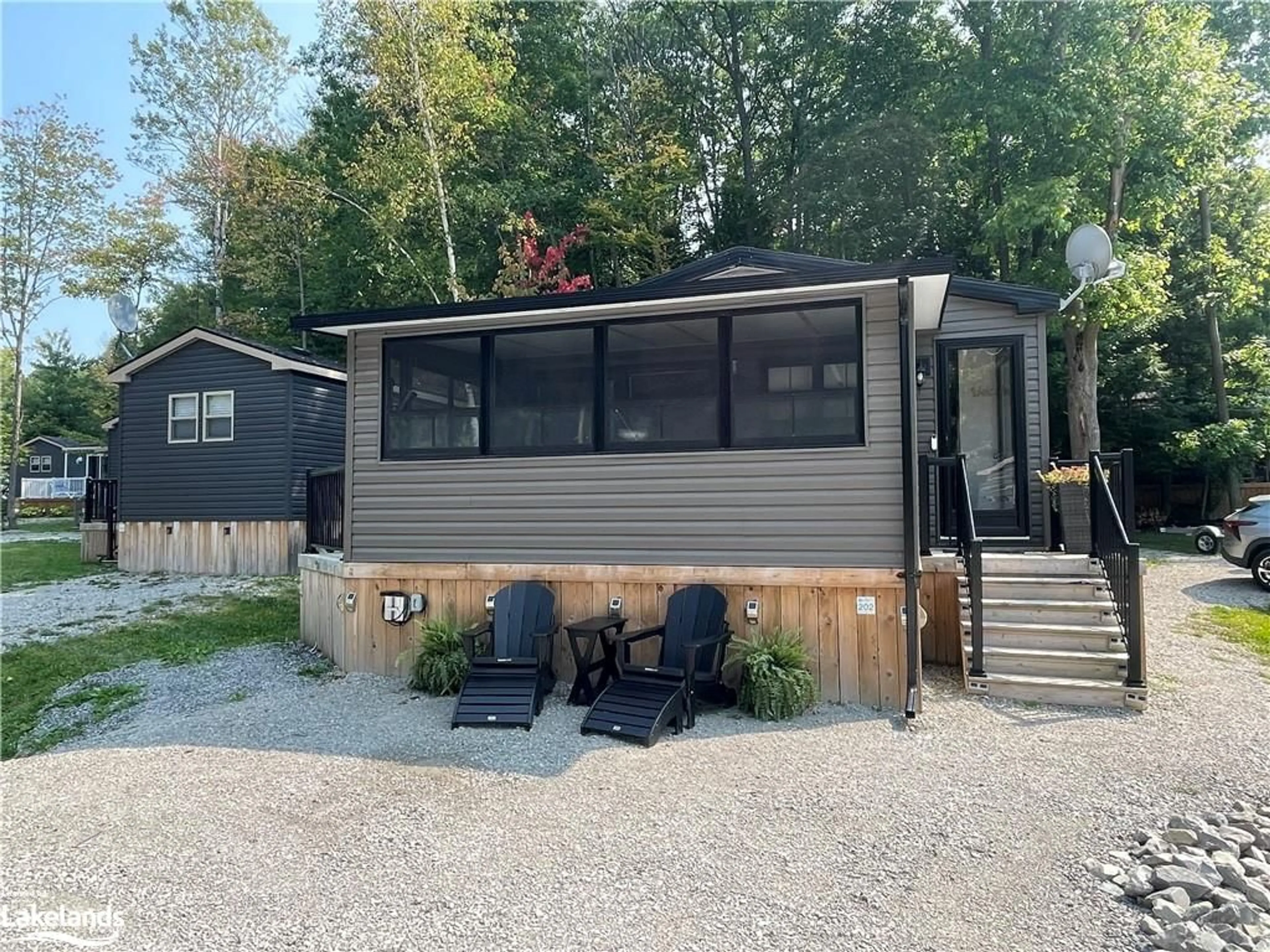 Cottage for 1082 Shamrock Marina Rd #202, Gravenhurst Ontario P0E 1N0