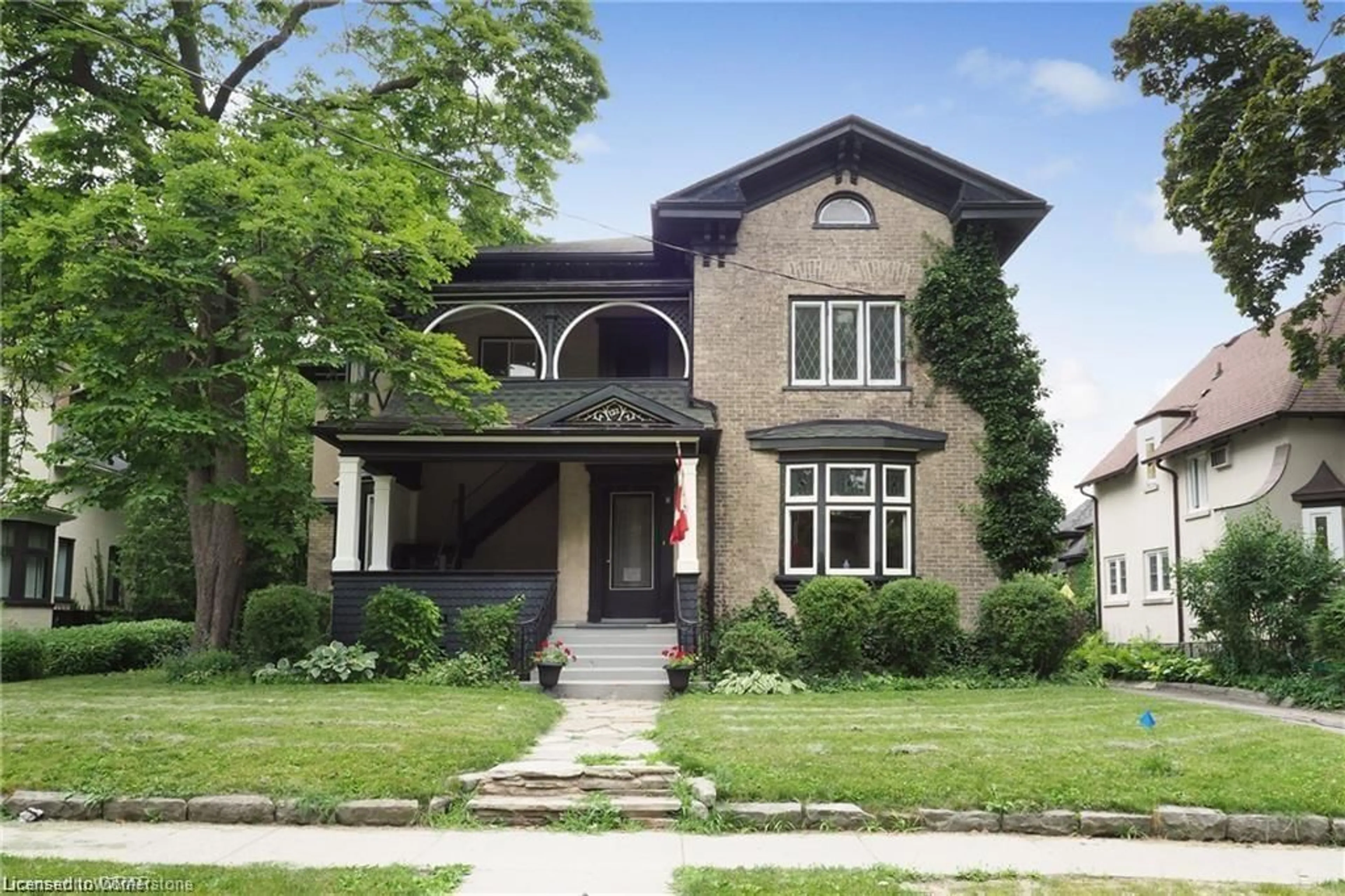 Frontside or backside of a home, cottage for 132 Young St, Kitchener Ontario N2H 4Z4