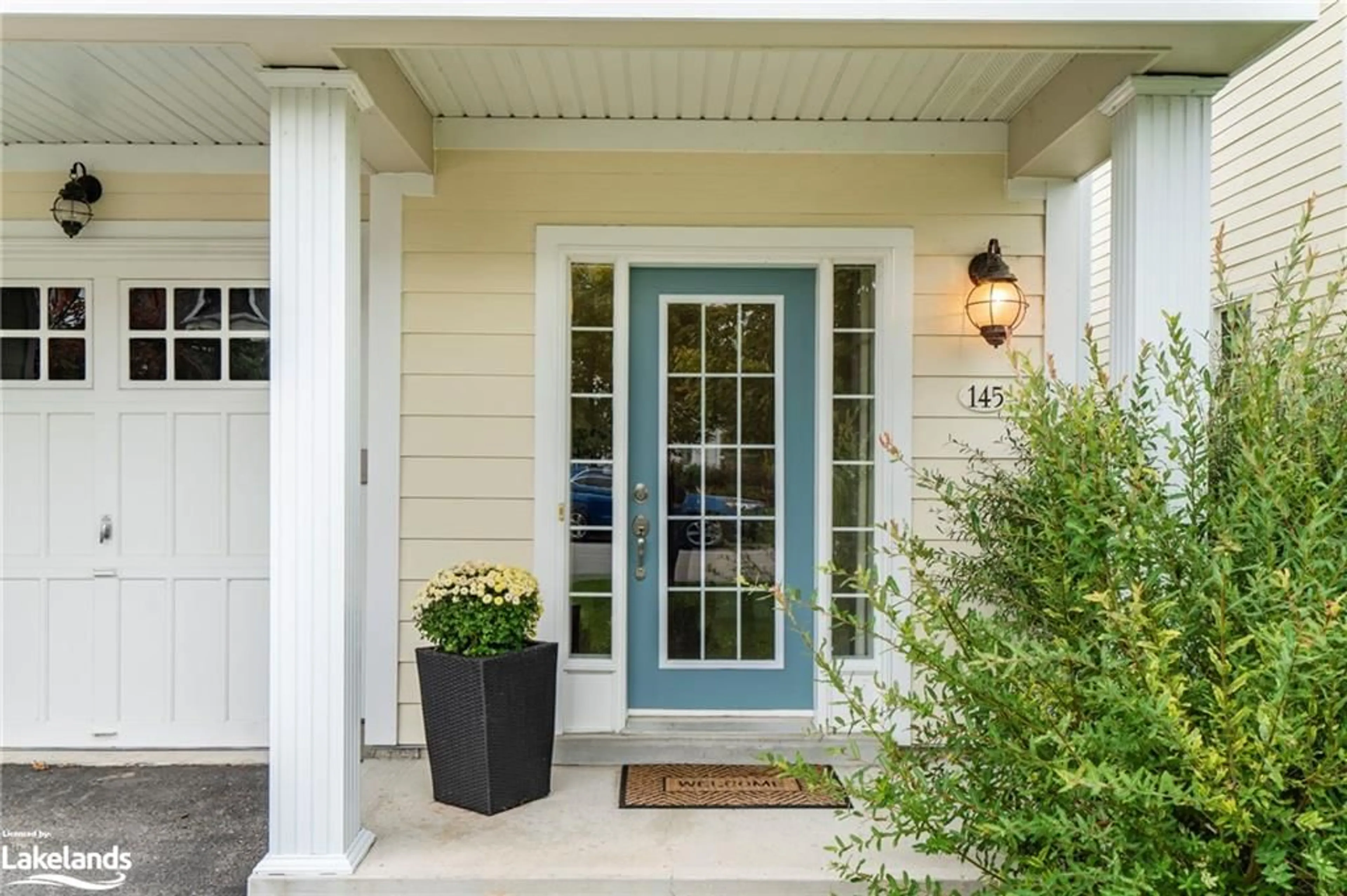 Indoor entryway, wood floors for 145 Wycliffe Cove, Victoria Harbour Ontario L0K 2A0