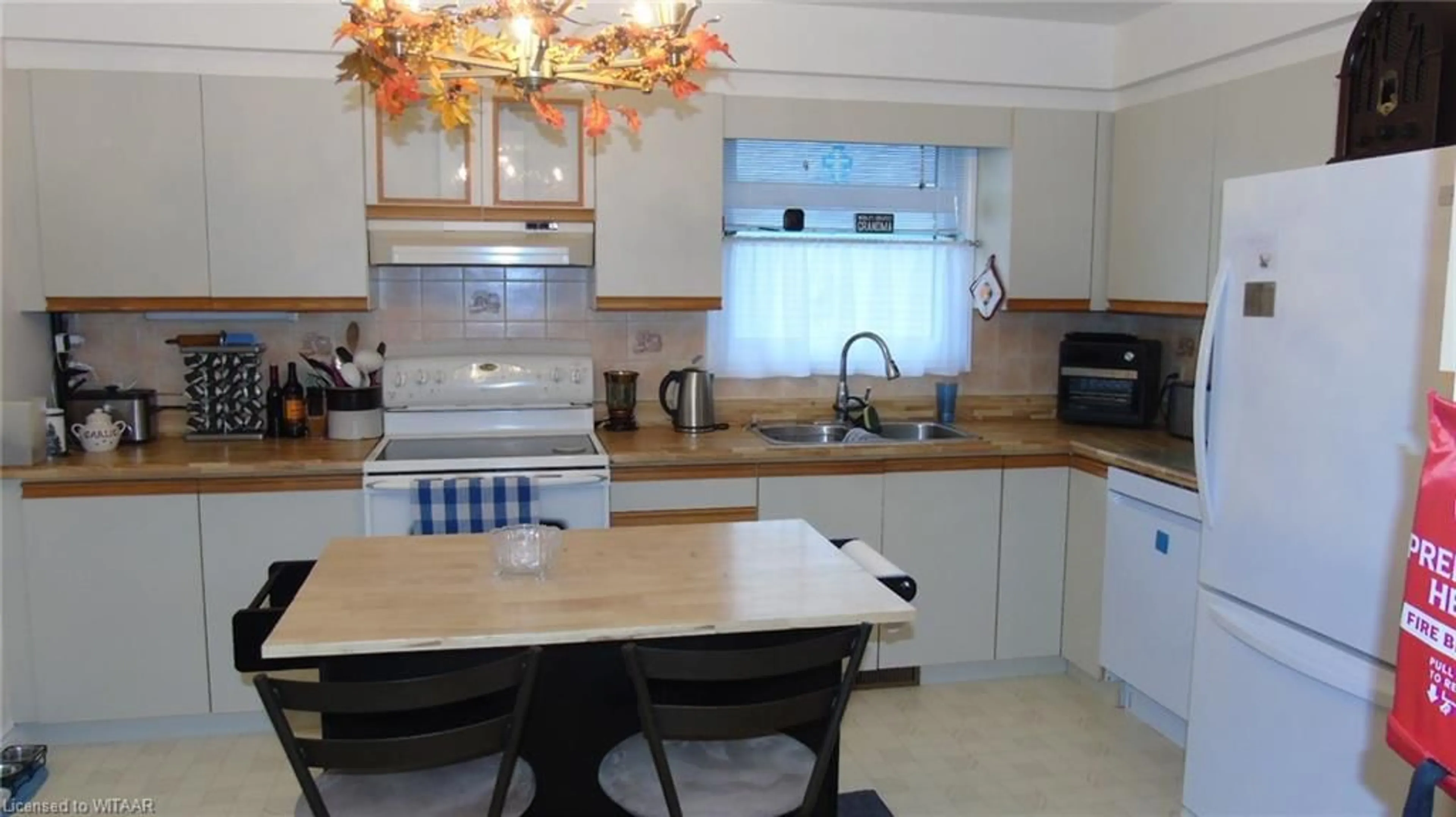 Kitchen, ceramic floors, cottage for 5 Dereham Dr, Tillsonburg Ontario N4G 5L8