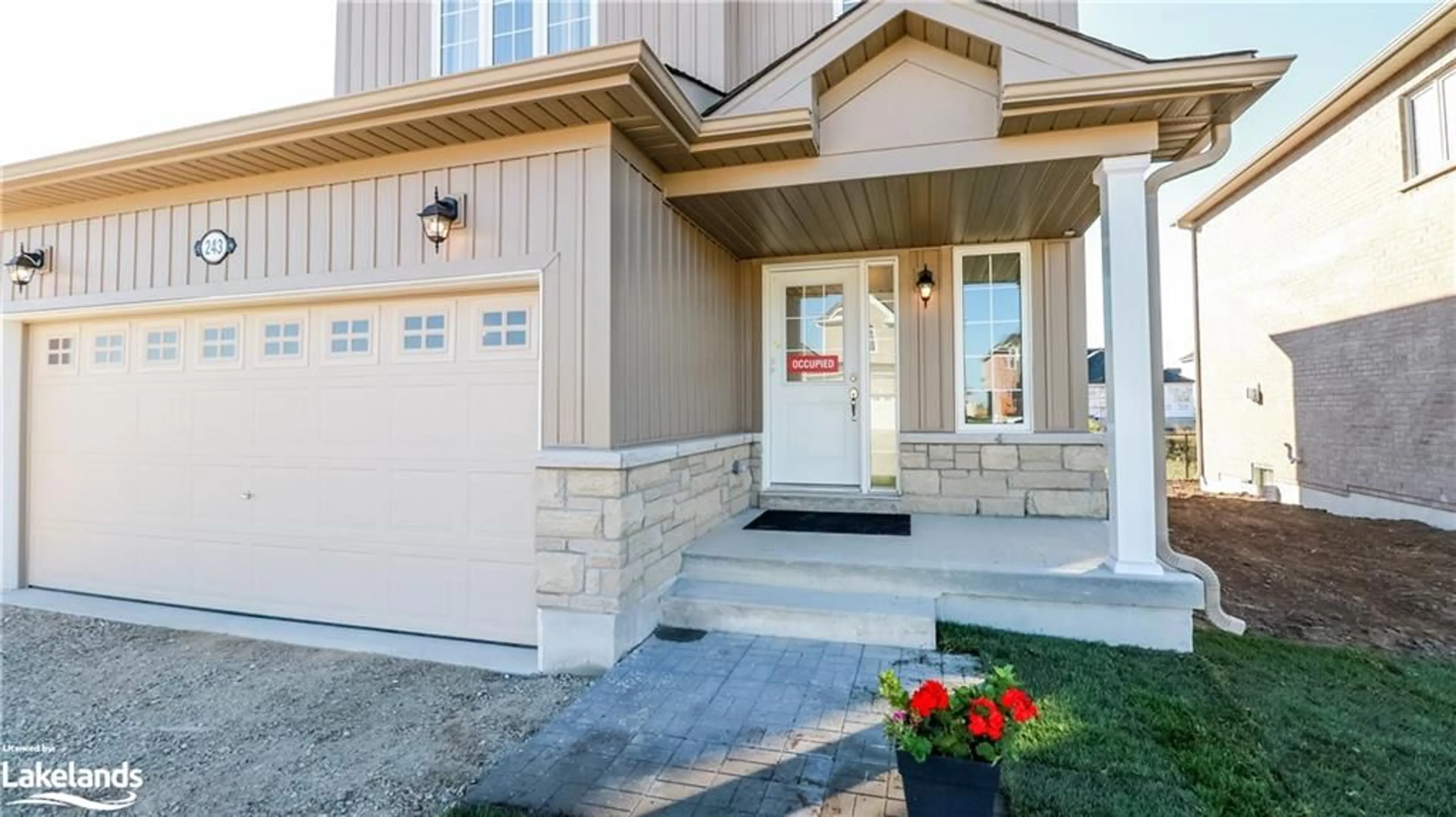 Indoor entryway for 243 Mckenzie Dr, Stayner Ontario L0M 1S0