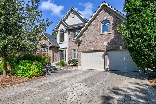 75 Kunda Park Boulevard, Fonthill 2