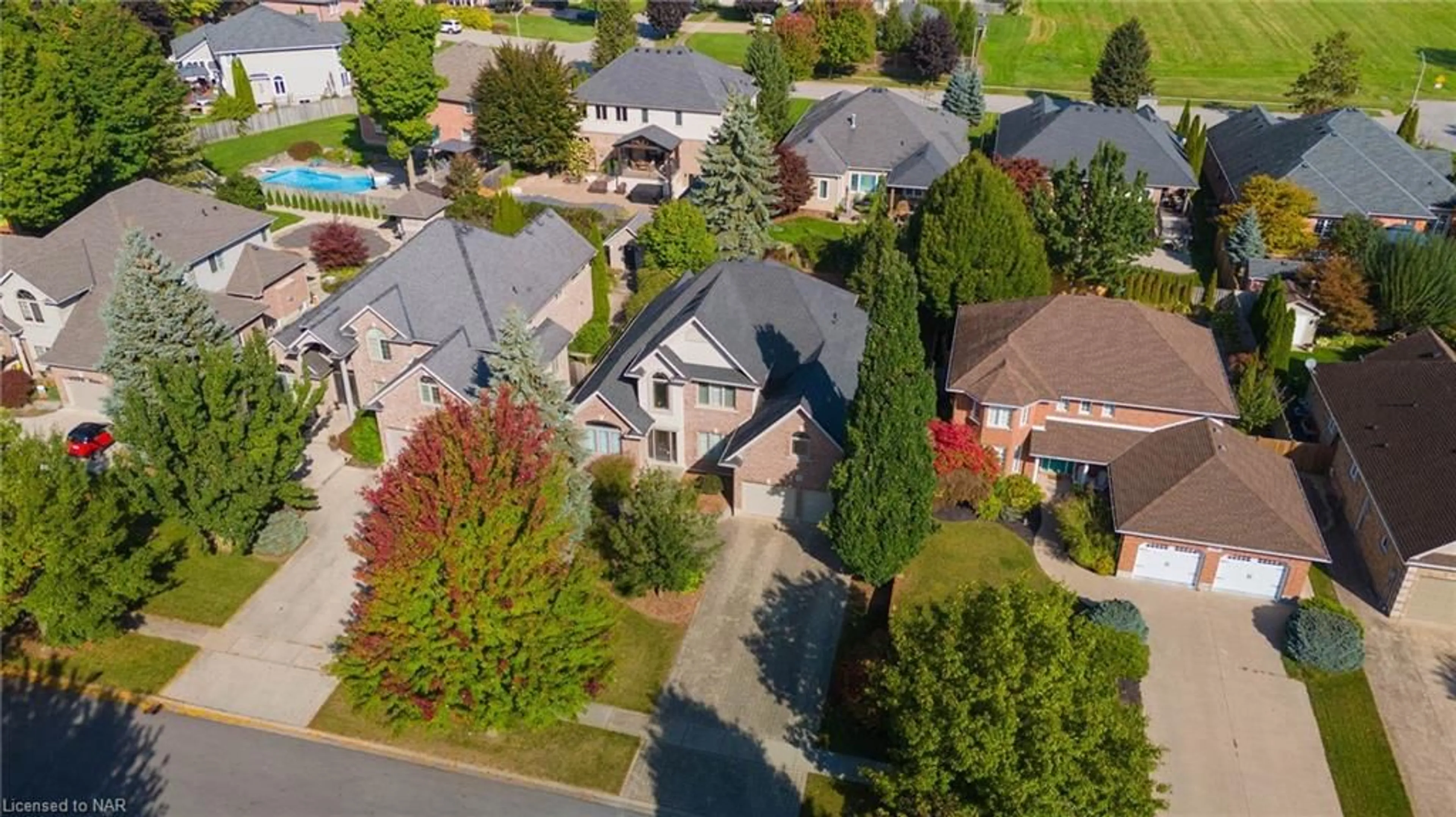 Frontside or backside of a home, the street view for 75 Kunda Park Boulevard, Fonthill Ontario L0S 1E7