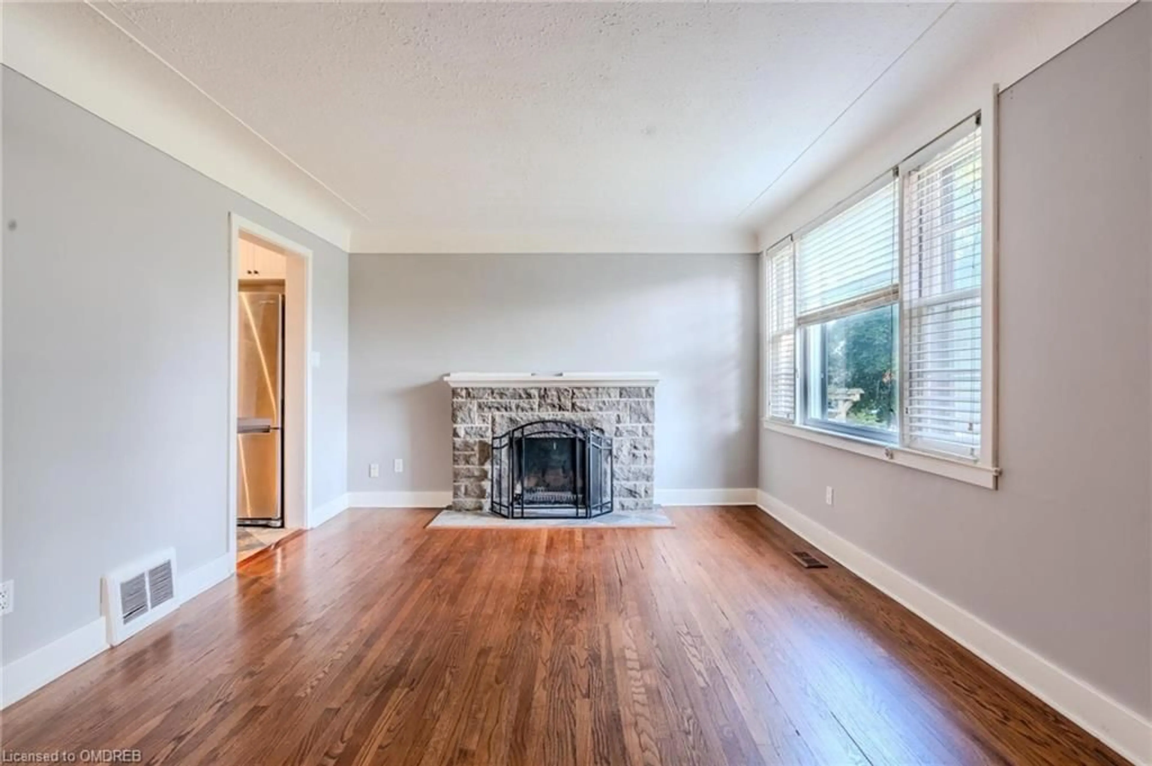 Living room, wood floors for 29 Crescent Rd, Oakville Ontario L6K 1W3