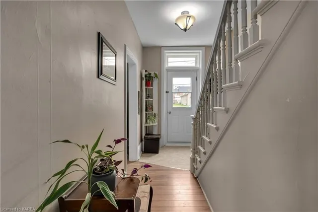 30-32-34 Victoria Ave, Gananoque 4