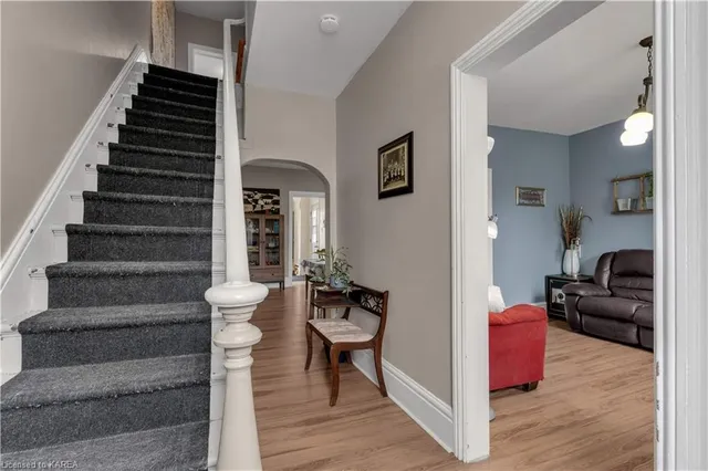 30-32-34 Victoria Ave, Gananoque 5
