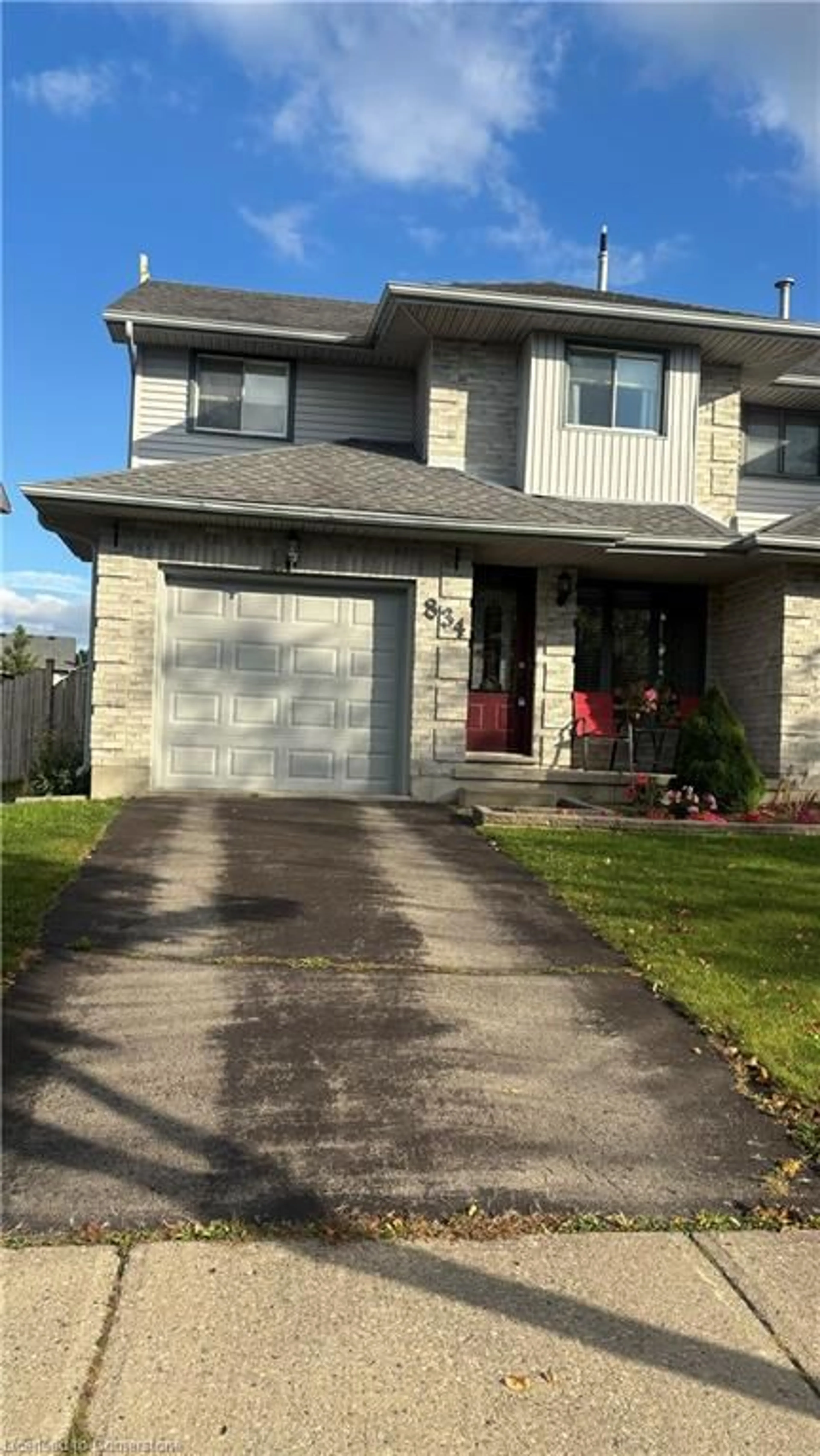 Frontside or backside of a home for 834 Shelborne St, London Ontario N5Z 5A8