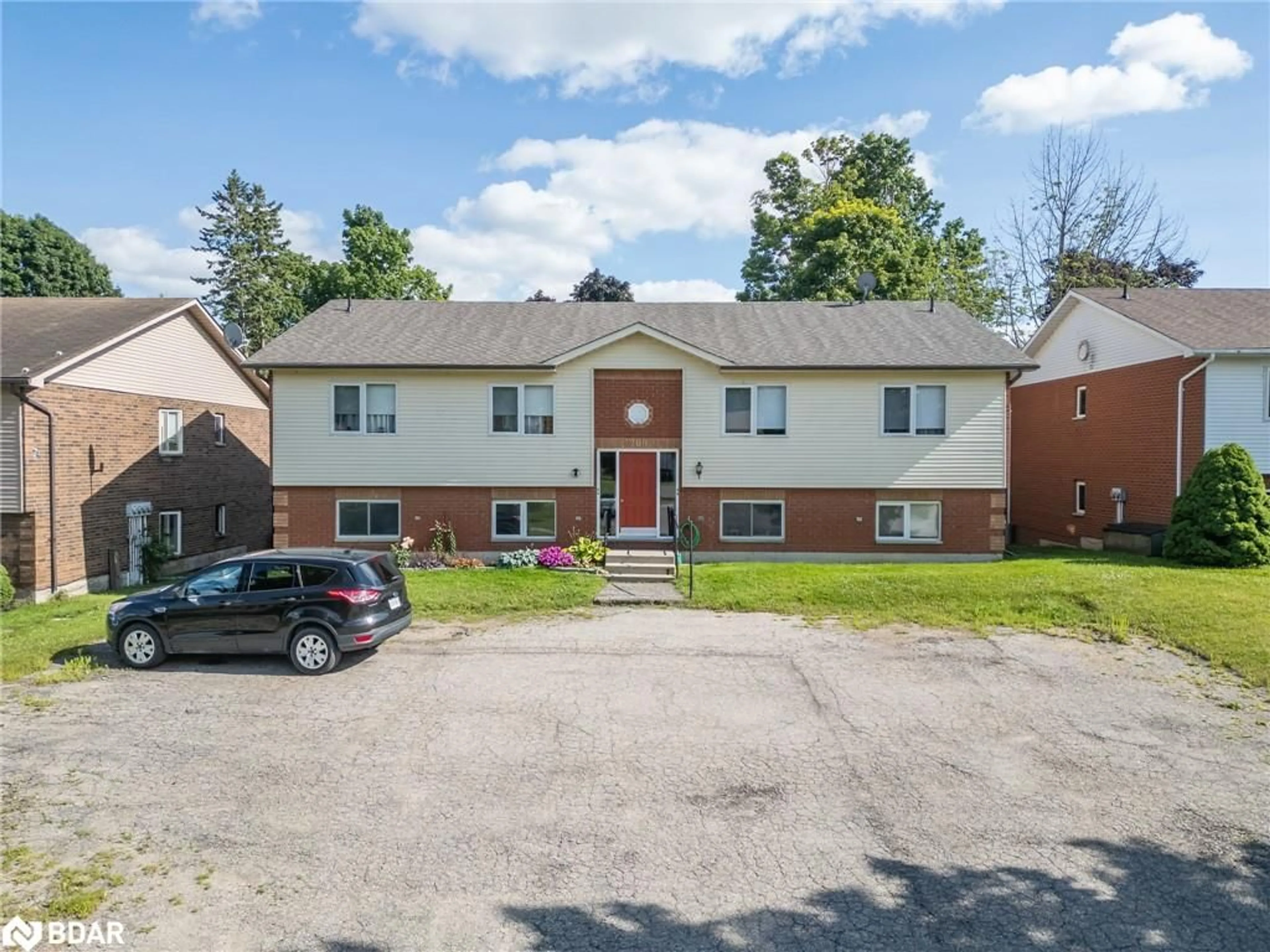 A pic from exterior of the house or condo, the front or back of building for 209 Sarah Ct Crt, Shelburne Ontario L9V 2Z8