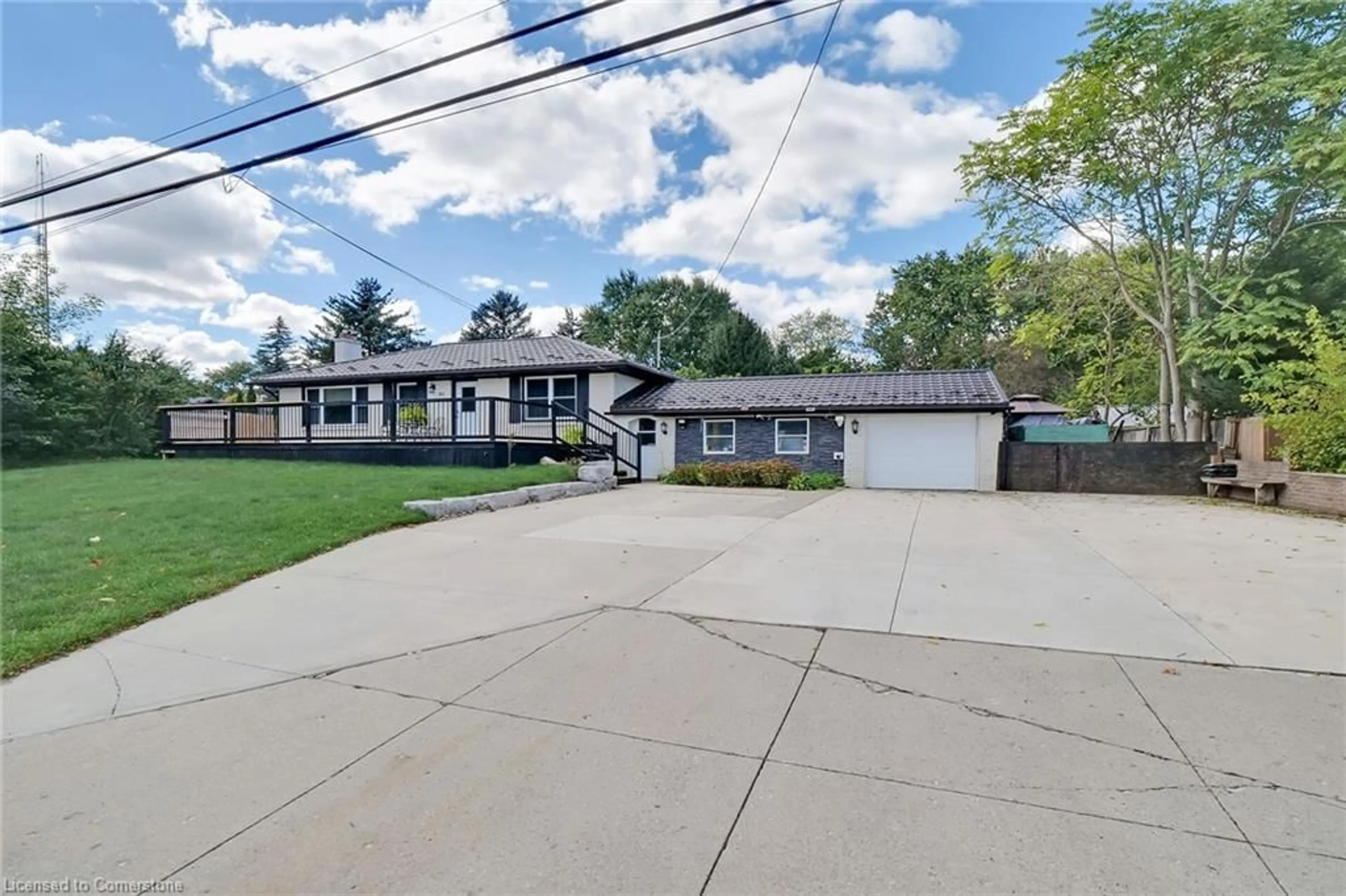 Frontside or backside of a home, the street view for 301 Reynolds Rd, London Ontario N6K 2P2