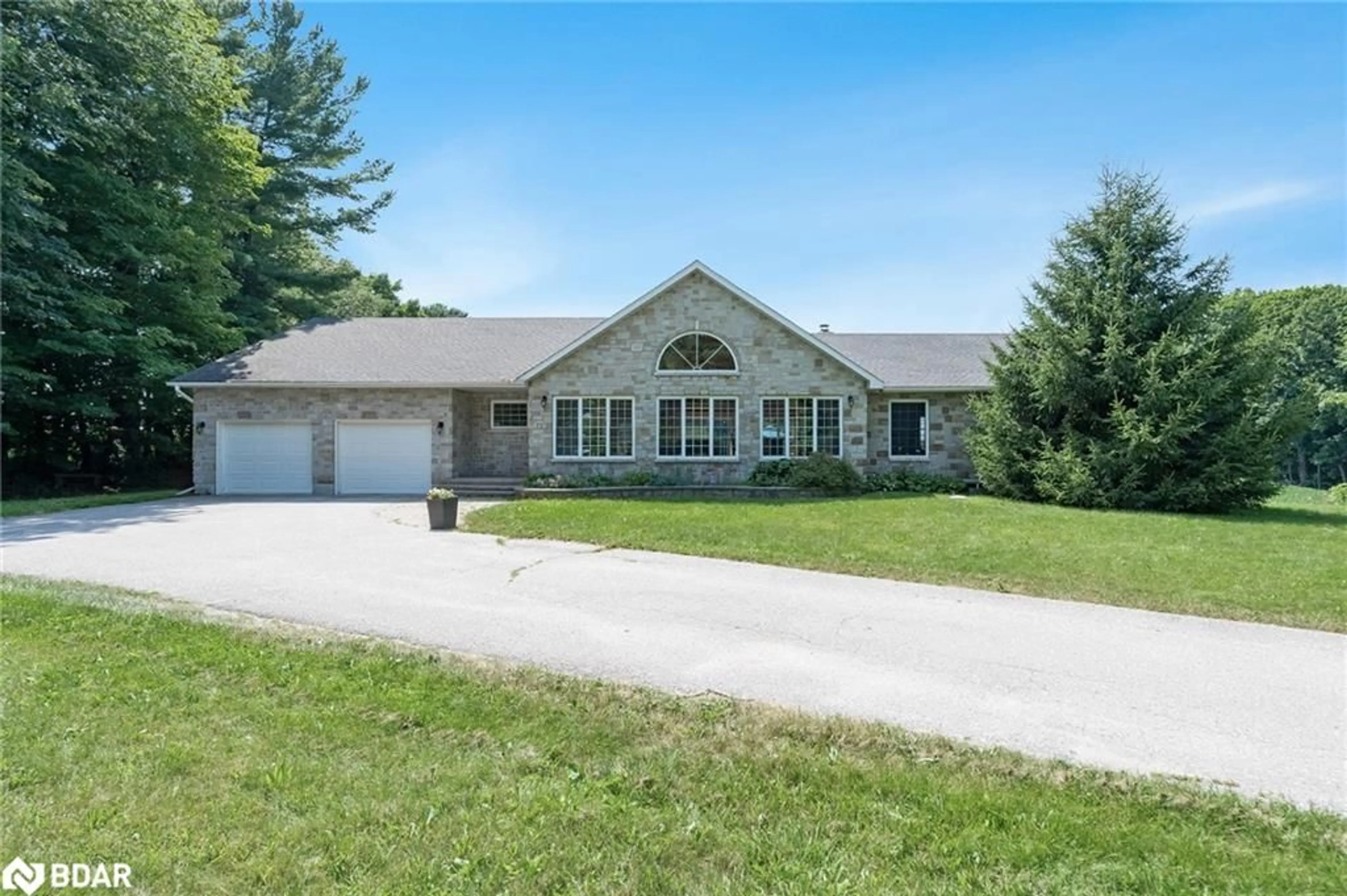 Frontside or backside of a home for 2140 Old Second Rd, Midhurst Ontario L4M 4Y8