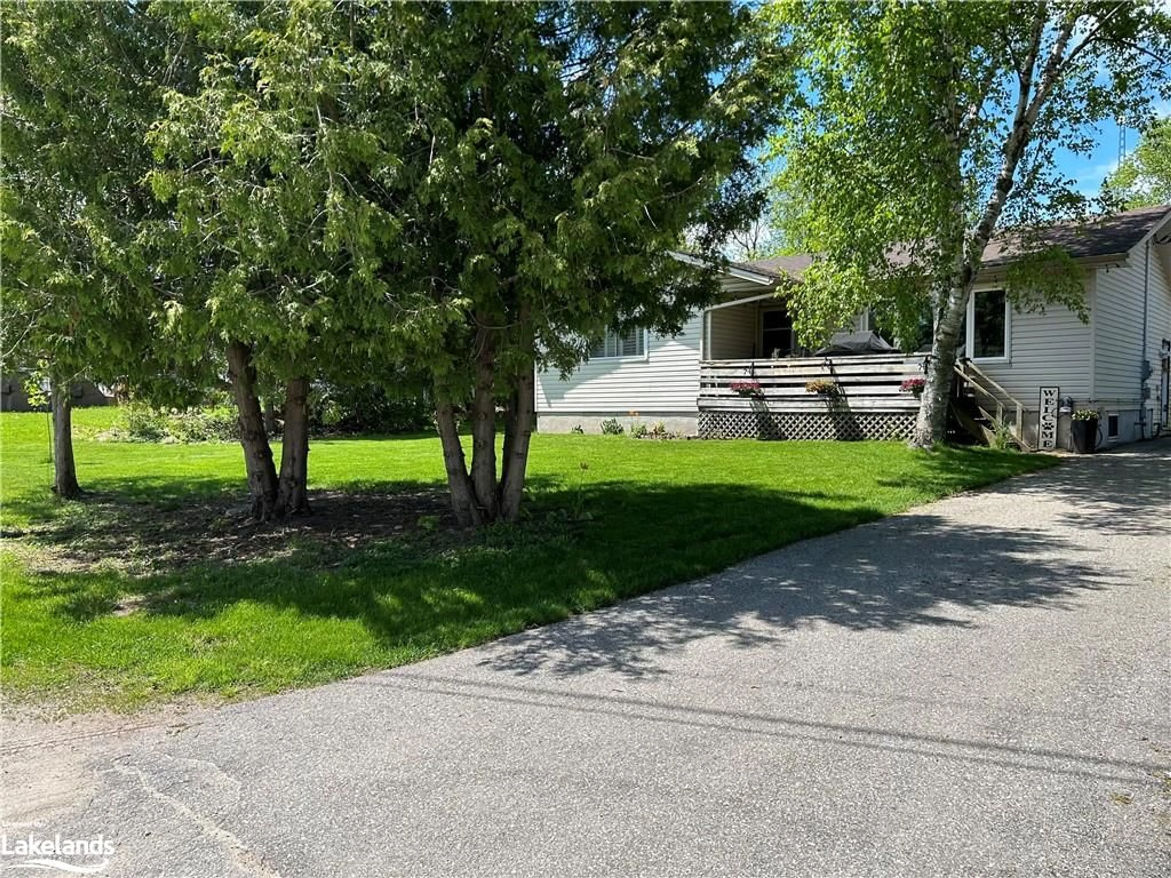 Frontside or backside of a home, cottage for 2A Wallis St, Oro-Medonte Ontario L3V 8N9