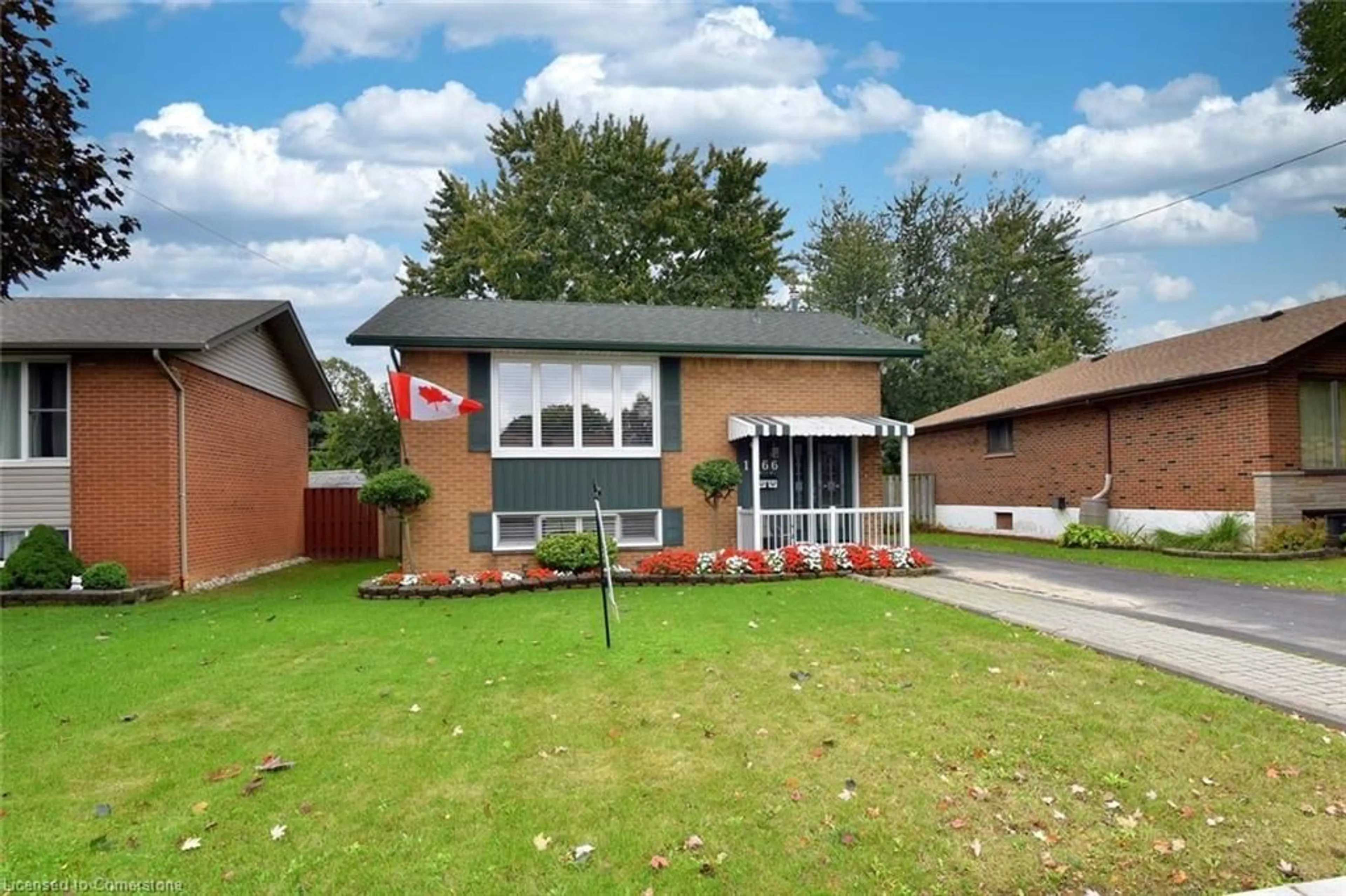 Frontside or backside of a home, cottage for 1066 Fennell Ave, Hamilton Ontario L8T 1R6