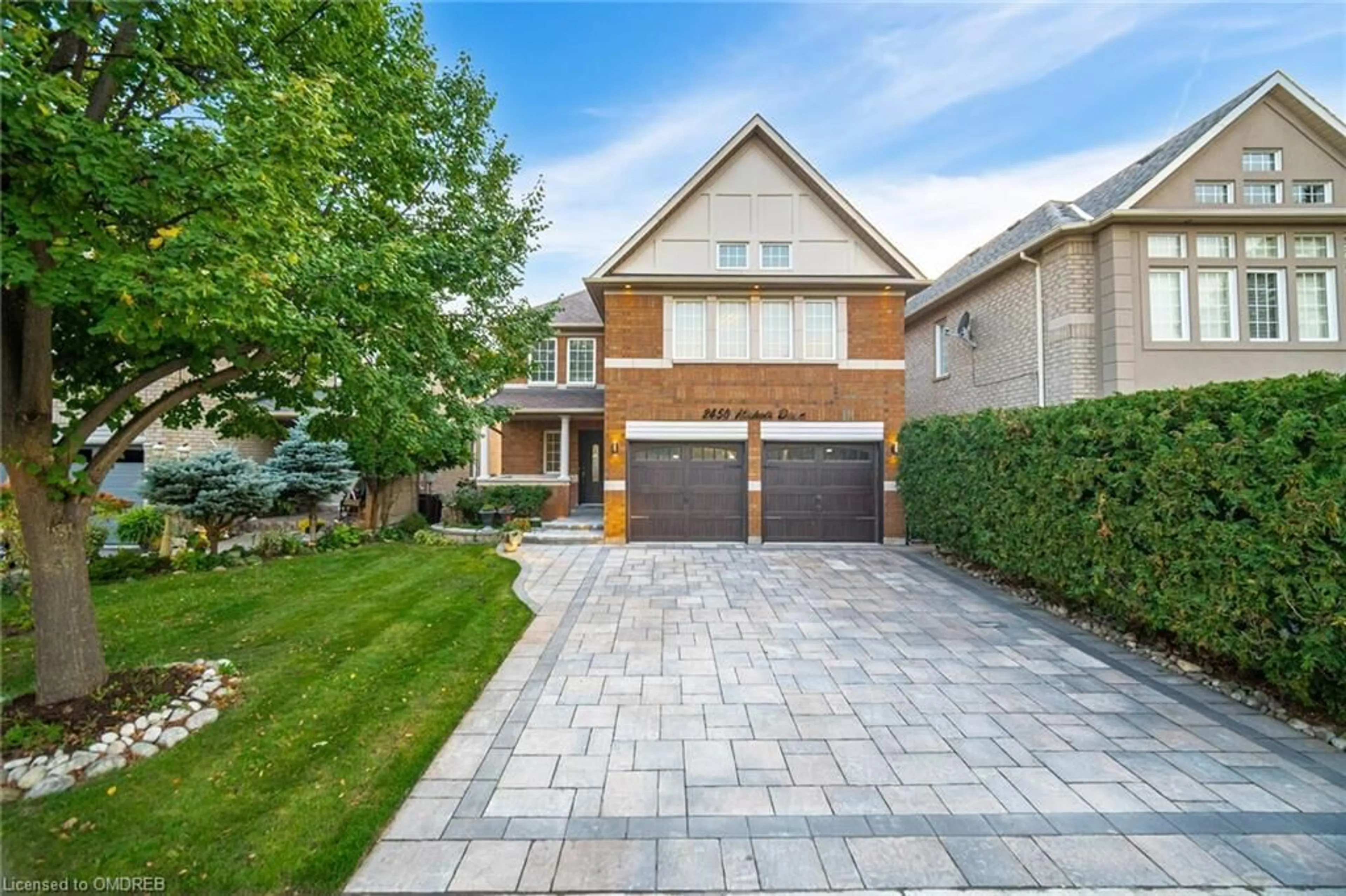 Home with brick exterior material for 2450 Nichols Dr, Oakville Ontario L6H 6T2