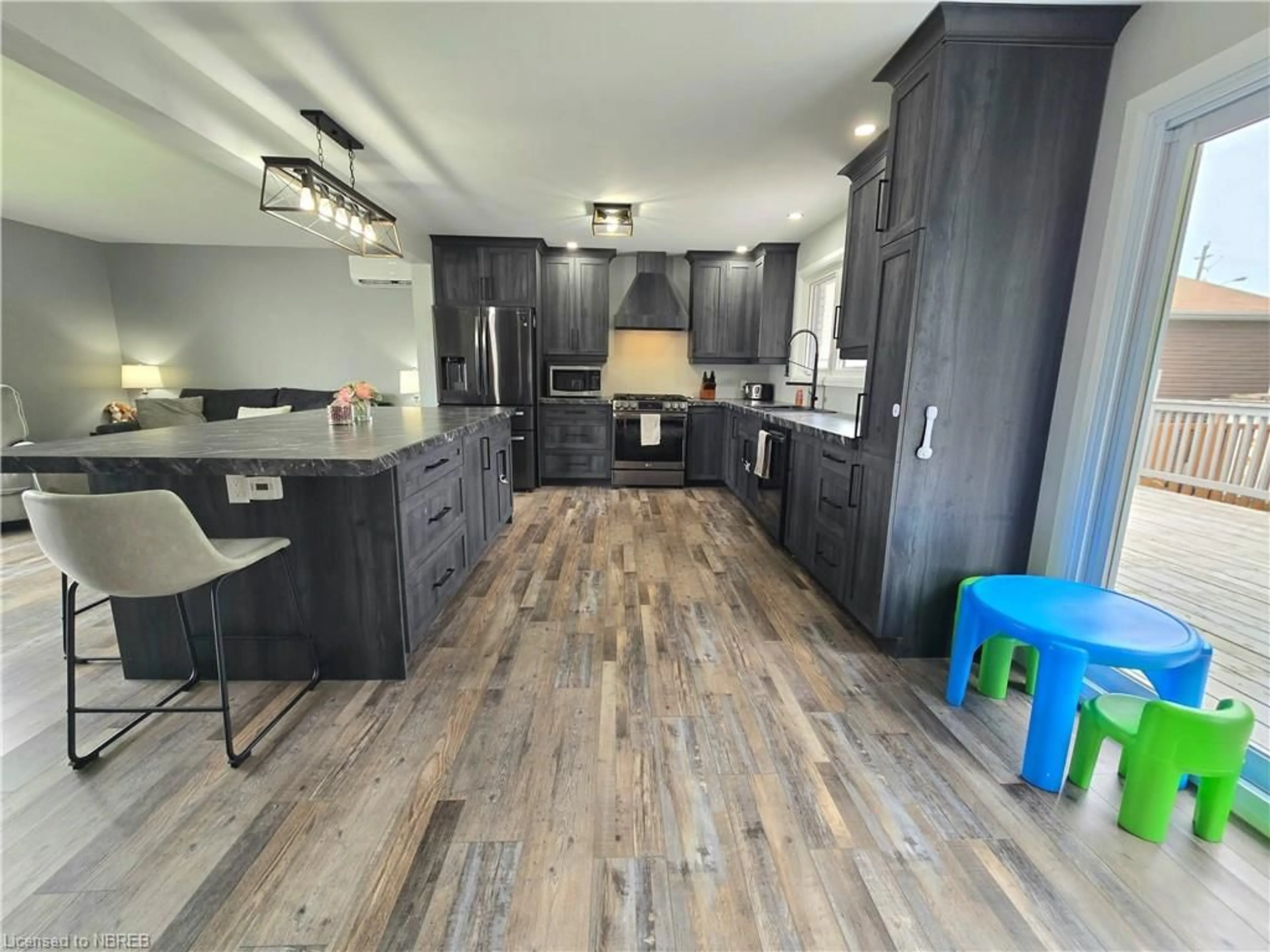 Open concept kitchen for 157 John St, Sturgeon Falls Ontario P2B 1Z7