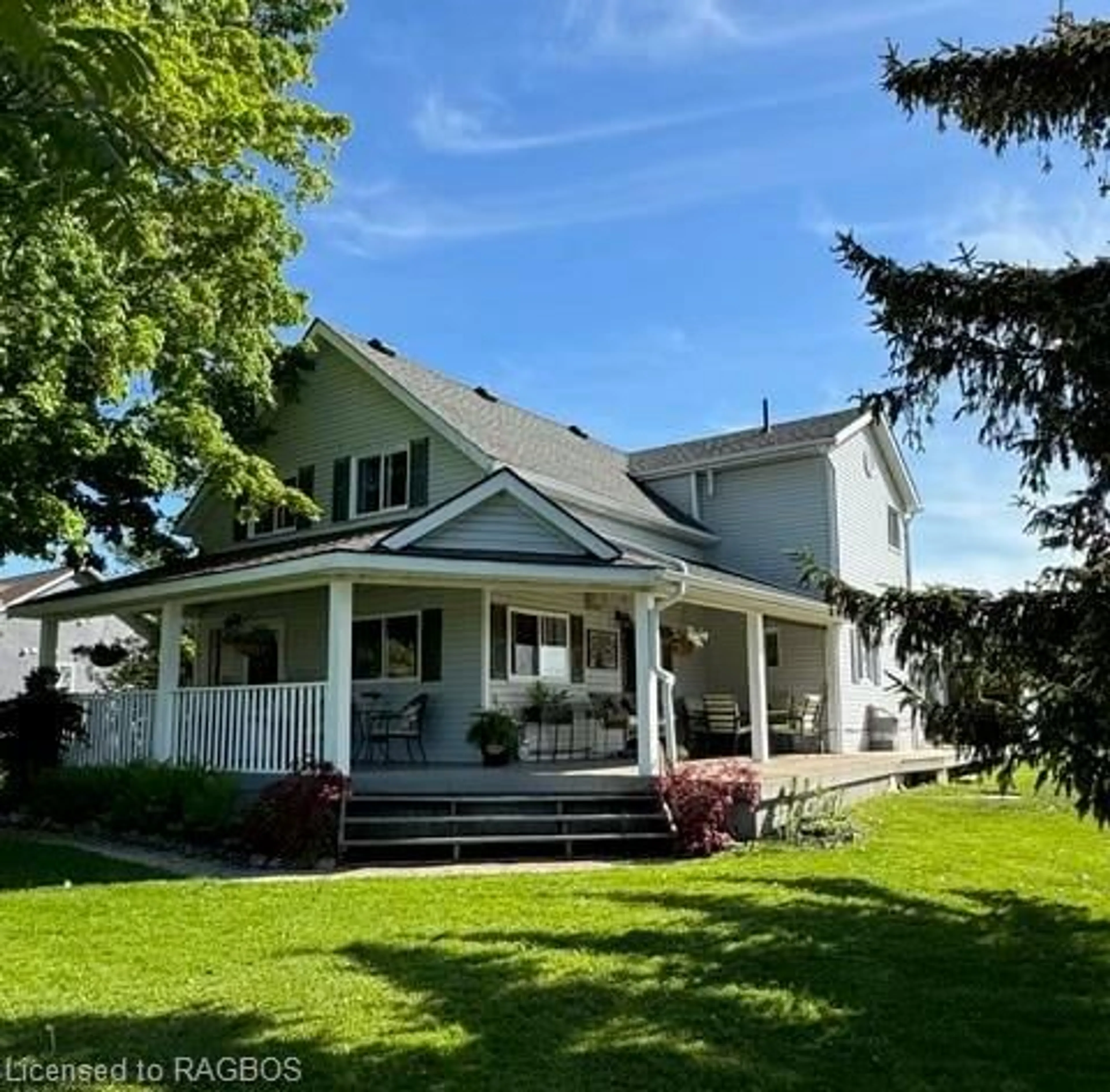 Frontside or backside of a home, cottage for 120 Havelock St, Georgian Bluffs Ontario N0H 2T0