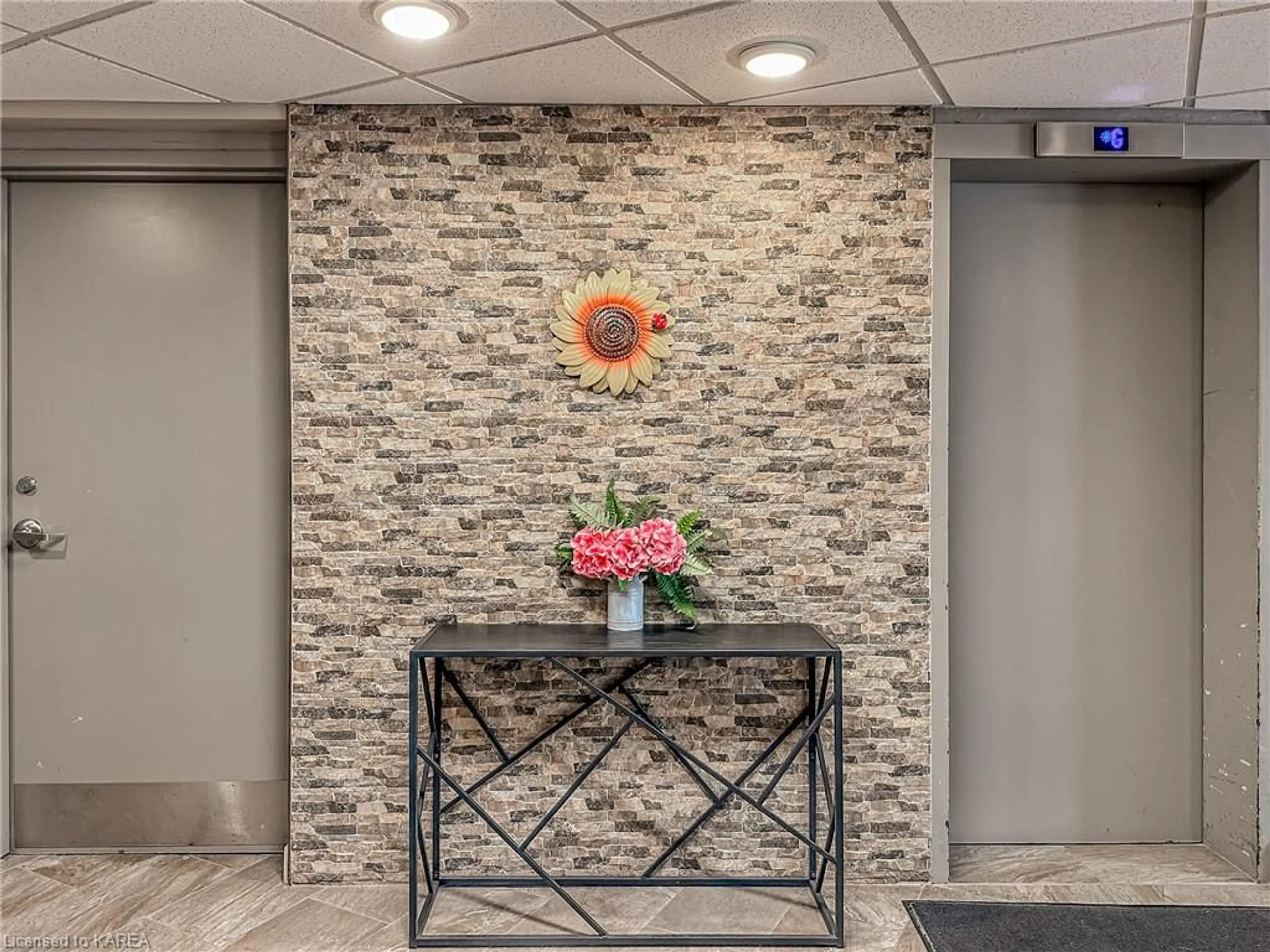 Indoor foyer, ceramic floors for 17 Eldon Hall Pl #203, Kingston Ontario K7M 7H5