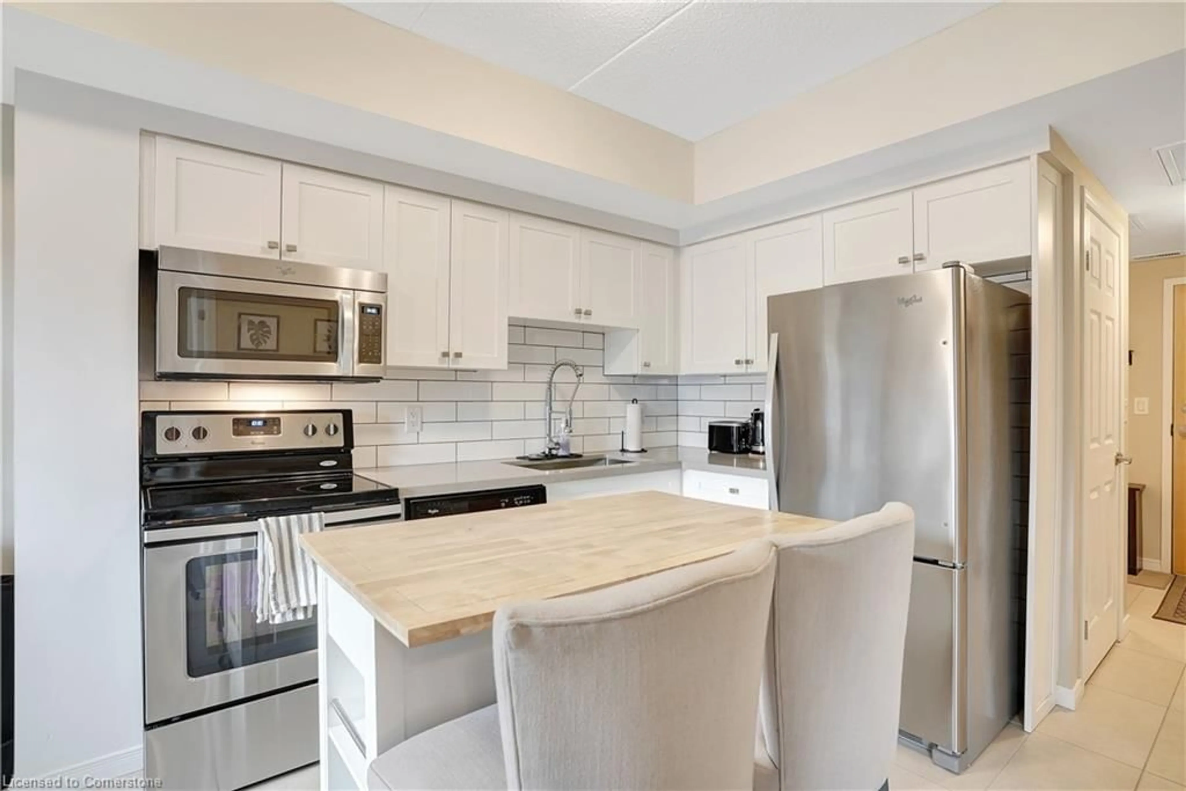 Open concept kitchen for 155 Water St #406, Cambridge Ontario N1P 0A7