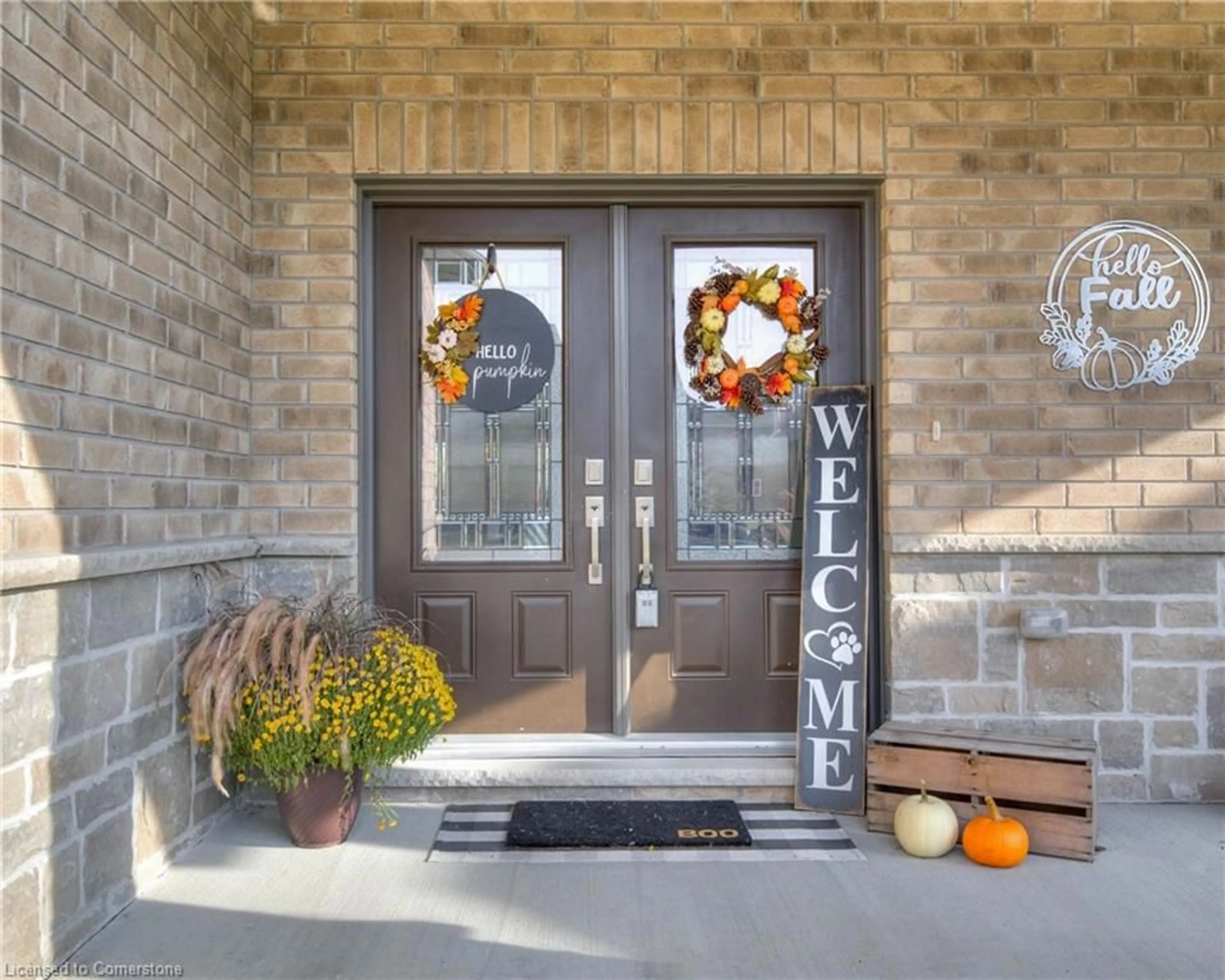 Indoor entryway, wood floors for 78 Gerber Dr, Milverton Ontario N0K 1M0