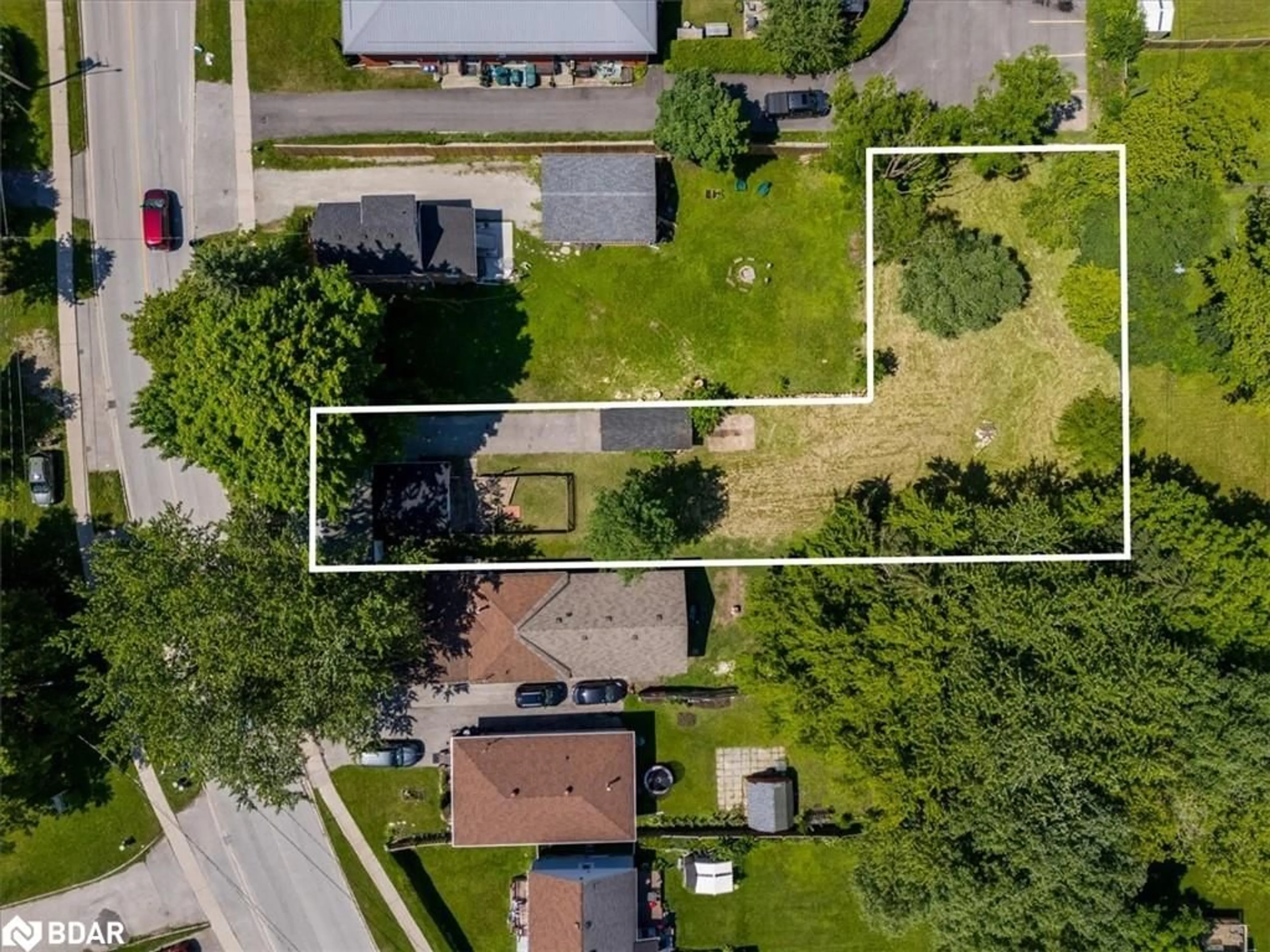 Frontside or backside of a home, the street view for 198 Barrie Rd, Orillia Ontario L3V 2R3