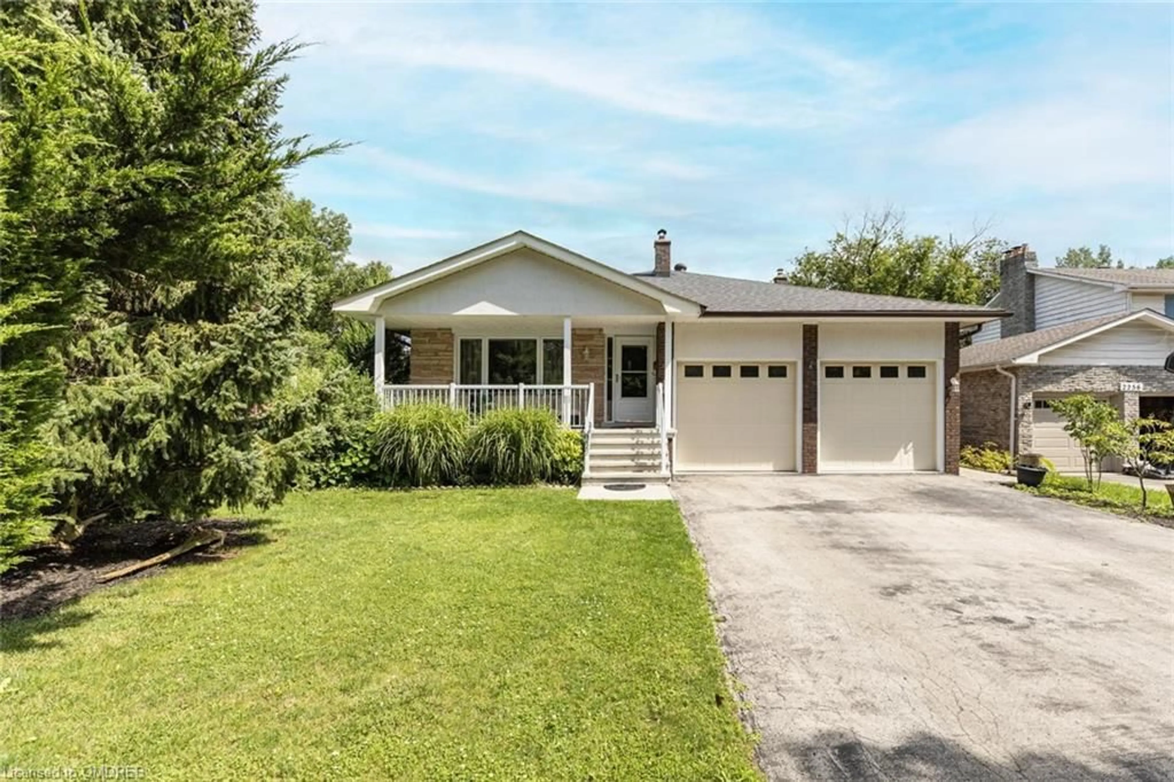 Frontside or backside of a home for 2254 Yates Crt, Oakville Ontario L6L 5K6