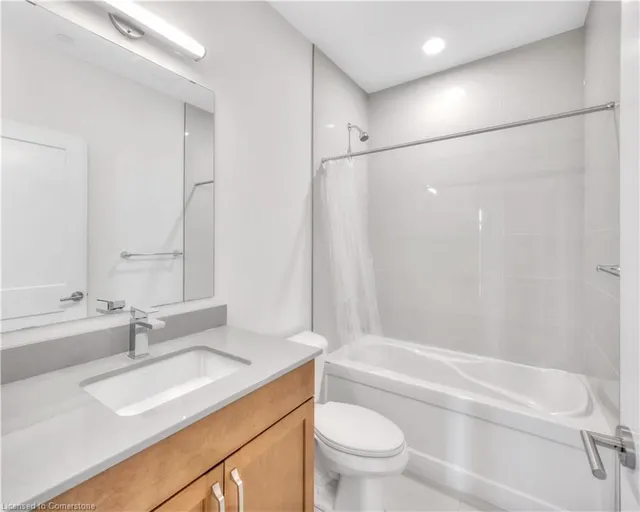 Additional property image - 399 Queen St S Unit 211