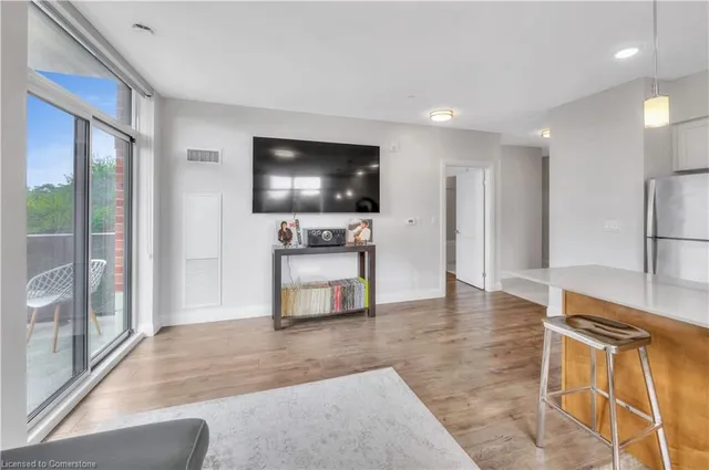Additional property image - 399 Queen St S Unit 211