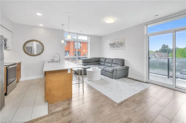 Additional property image - 399 Queen St S Unit 211